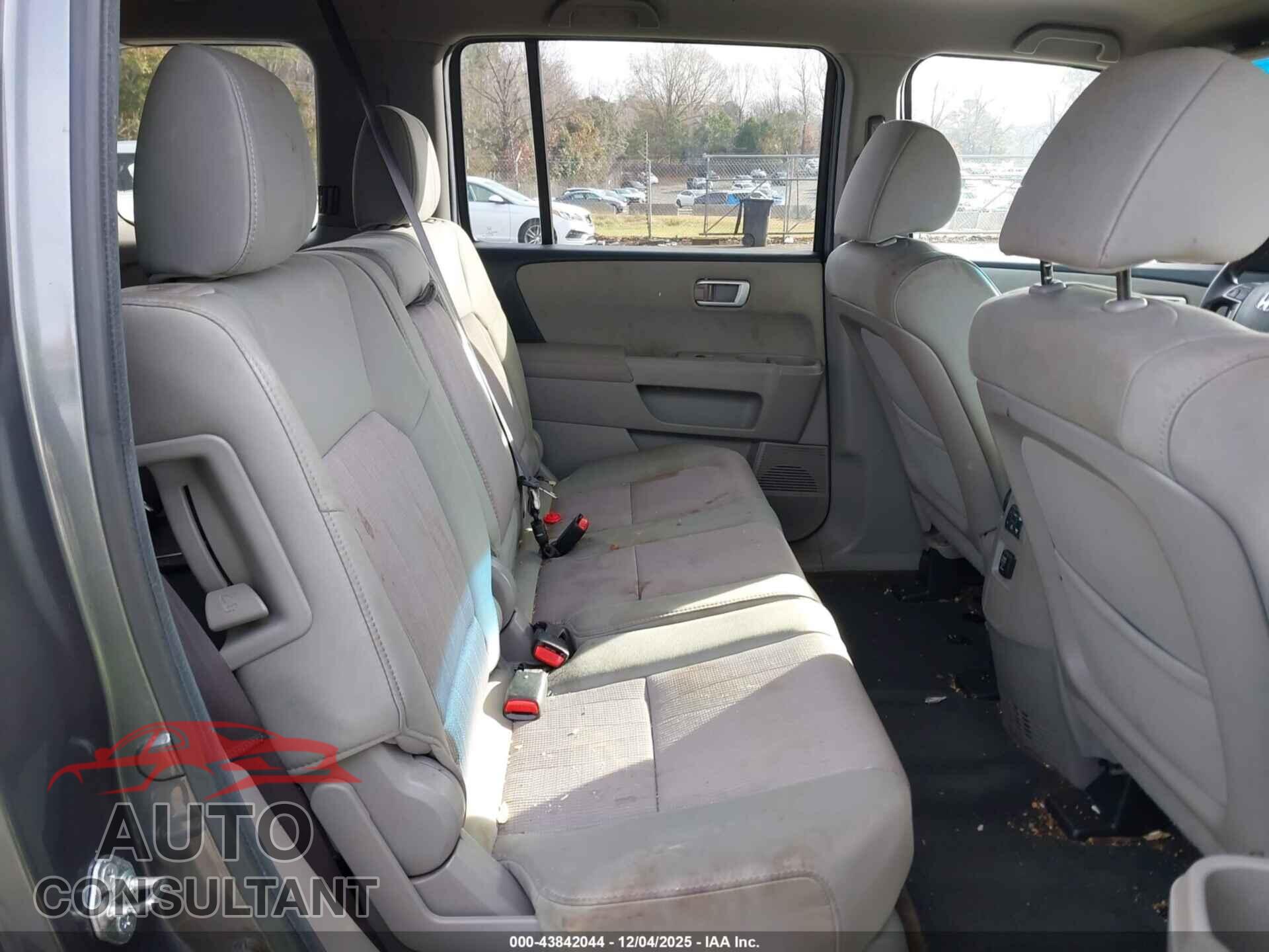 HONDA PILOT 2013 - 5FNYF4H48DB036543