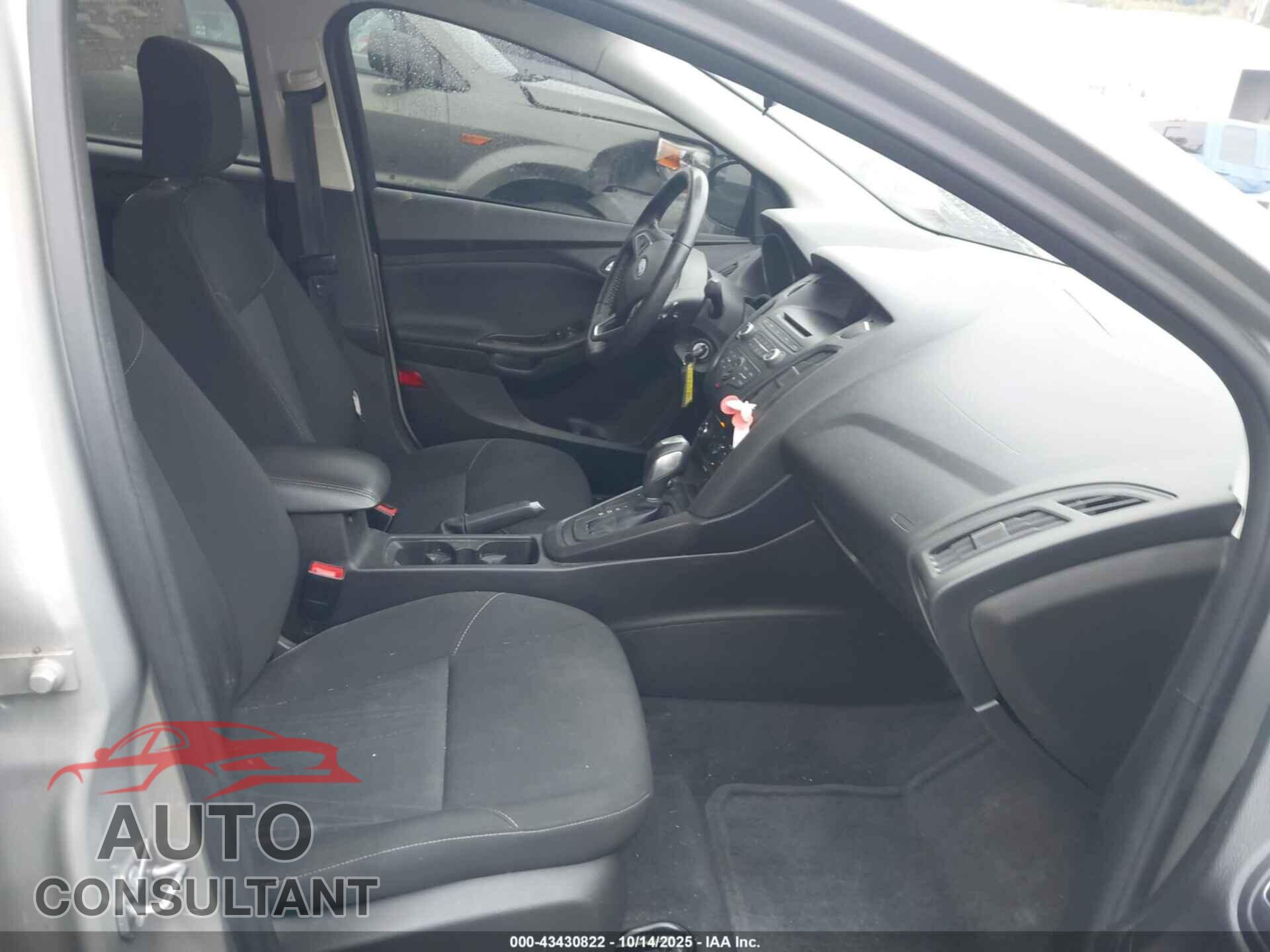 FORD FOCUS 2015 - 1FADP3F29FL285401