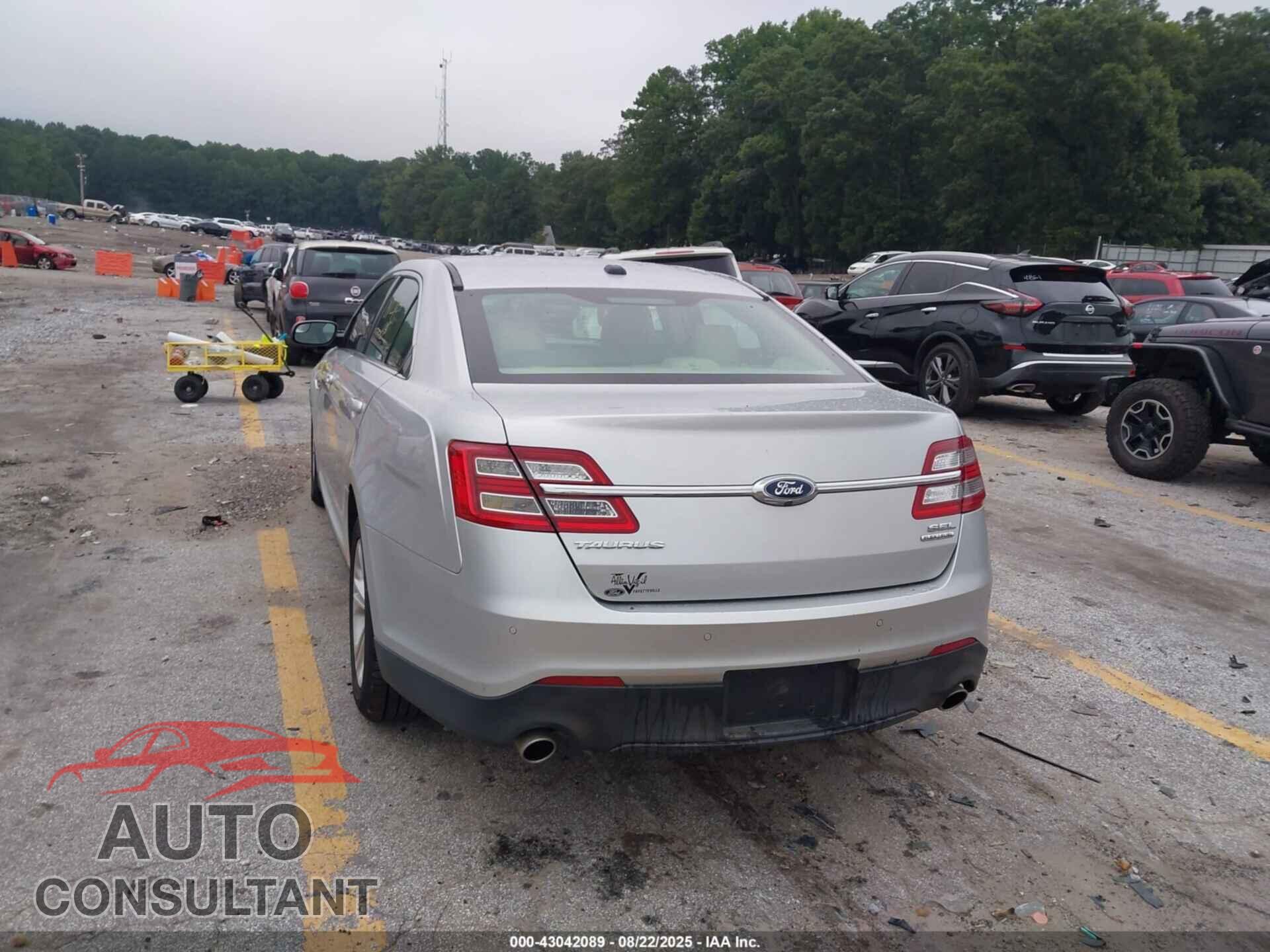FORD TAURUS 2015 - 1FAHP2E81FG100106