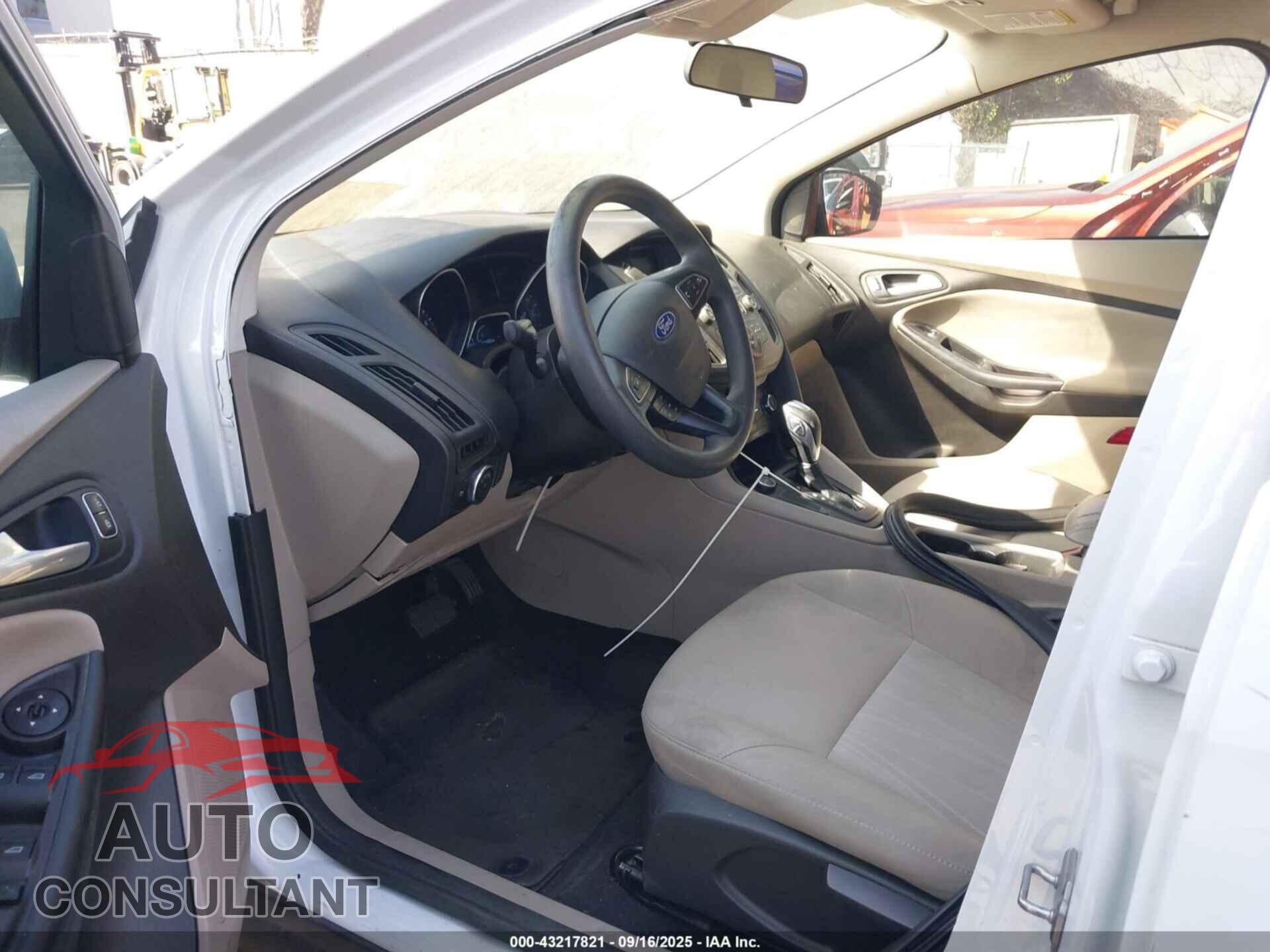 FORD FOCUS 2015 - 1FADP3F27FL369846