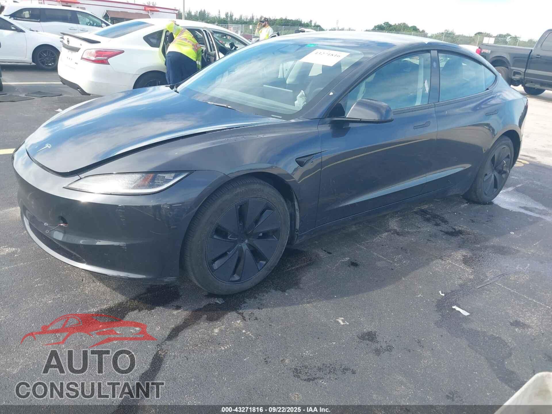 TESLA MODEL 3 2024 - 5YJ3E1EA1RF742864