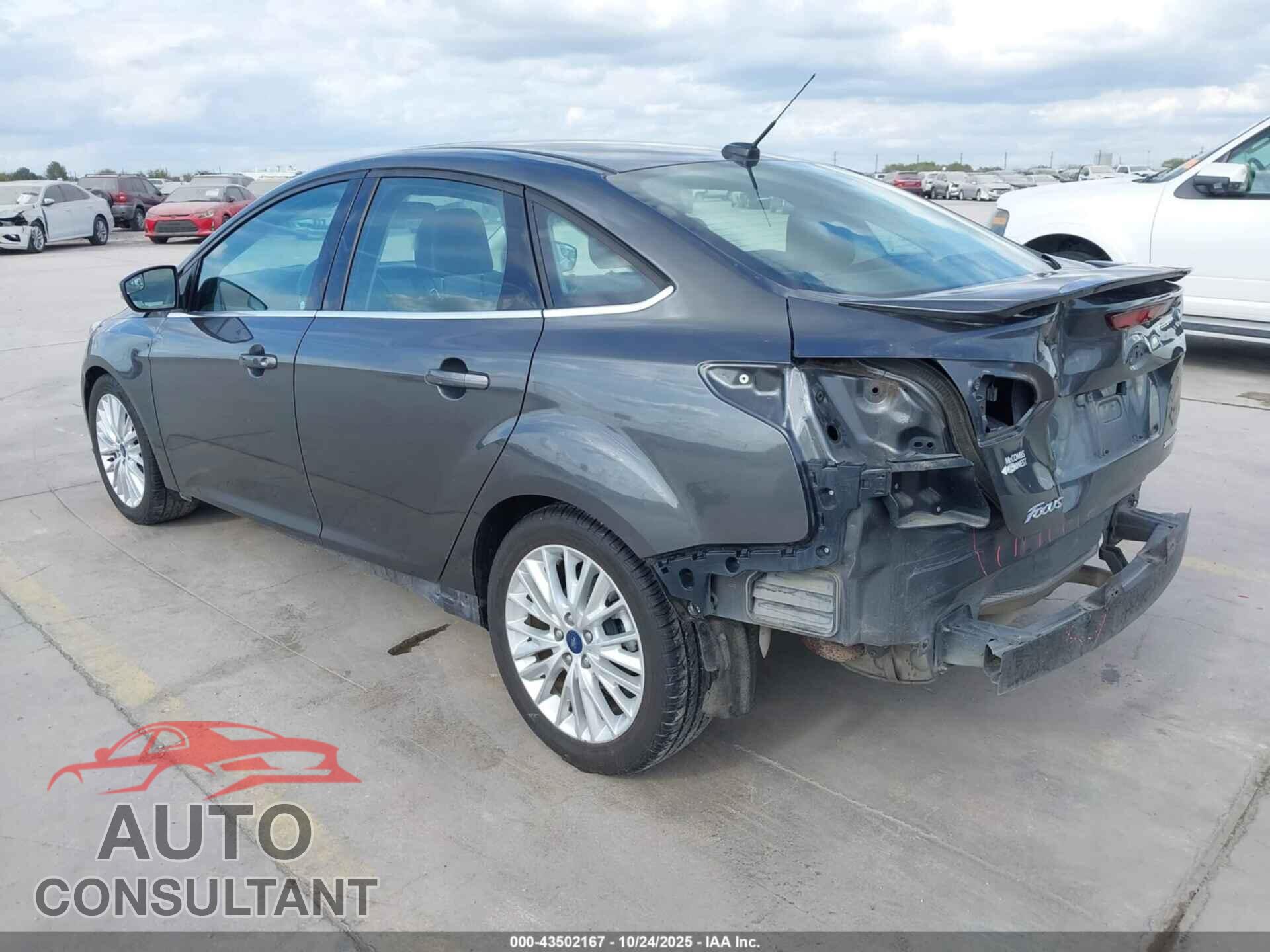 FORD FOCUS 2018 - 1FADP3J28JL323930