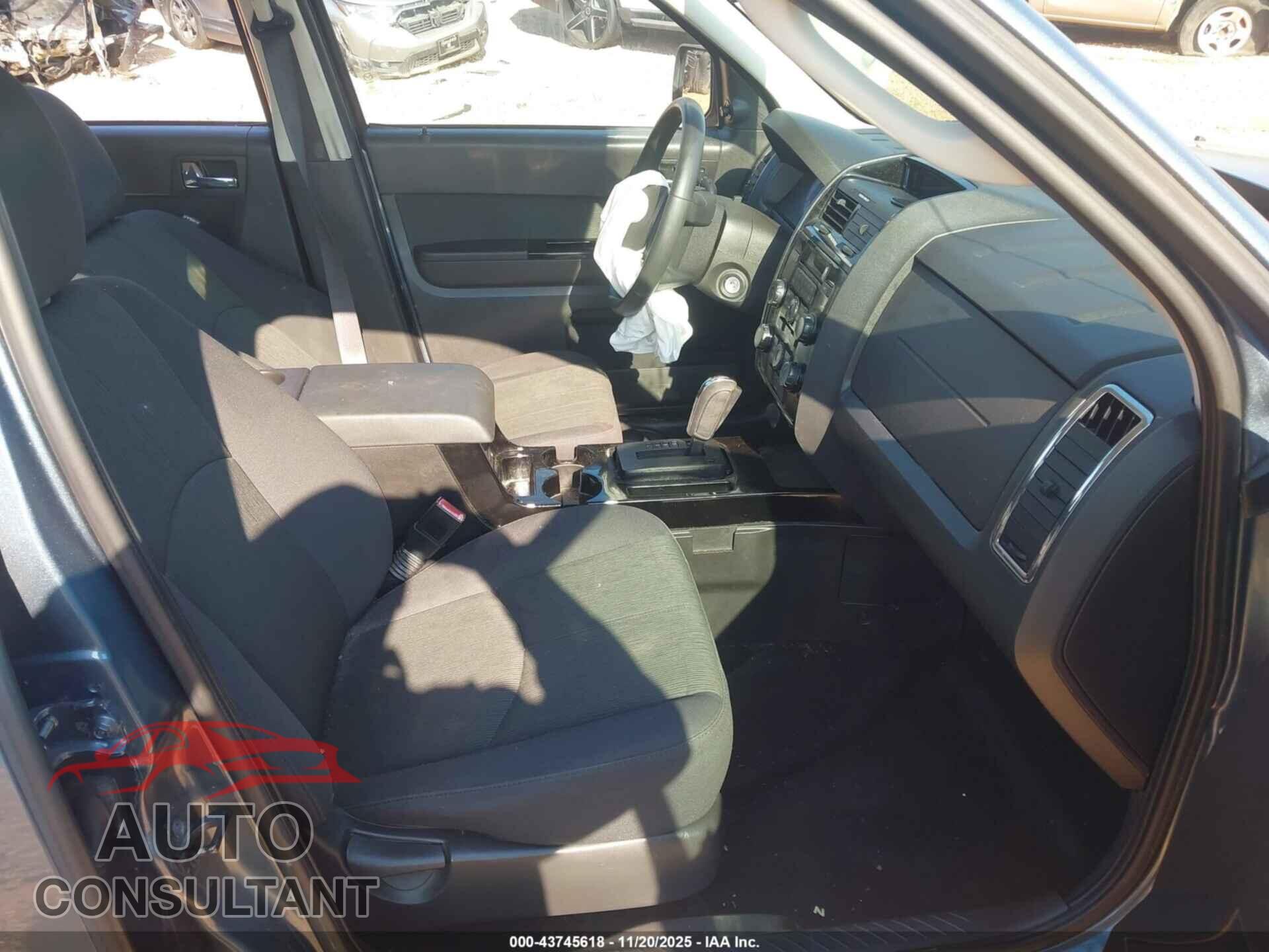 MAZDA TRIBUTE 2011 - 4F2CY0C79BKM03304
