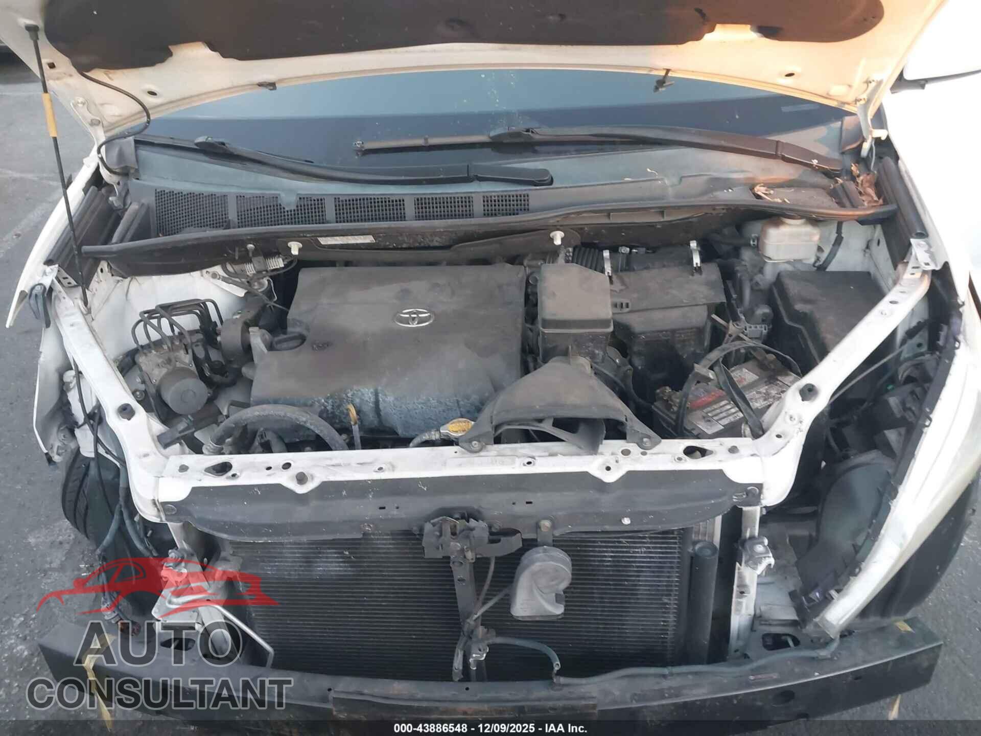 TOYOTA SIENNA 2014 - 5TDYK3DC2ES456704