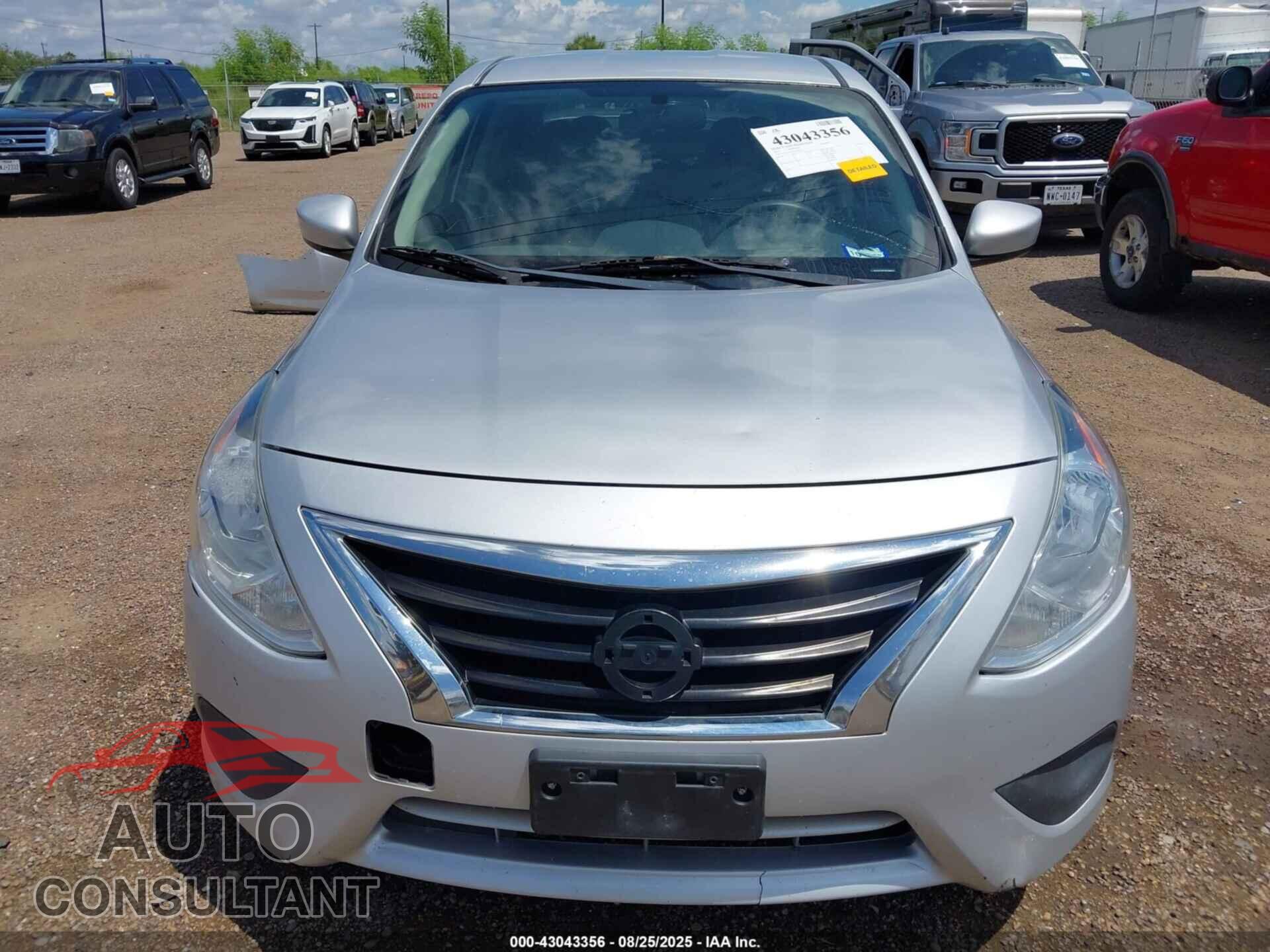 NISSAN VERSA 2017 - 3N1CN7AP3HL886013
