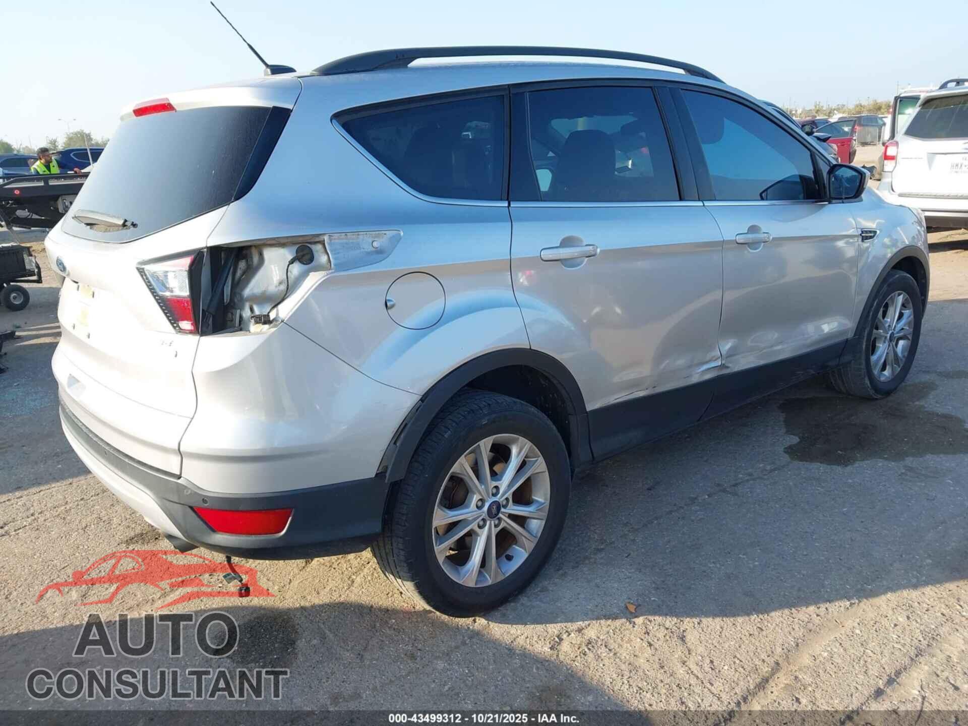 FORD ESCAPE 2017 - 1FMCU0GD3HUD93230