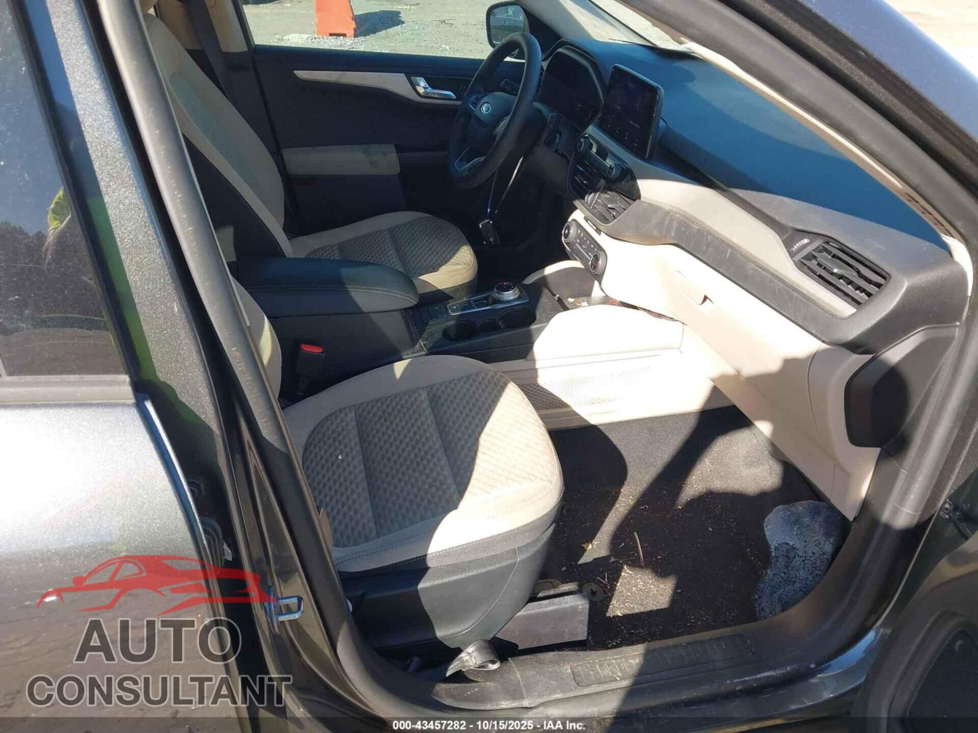 FORD ESCAPE 2020 - 1FMCU0G60LUA75804
