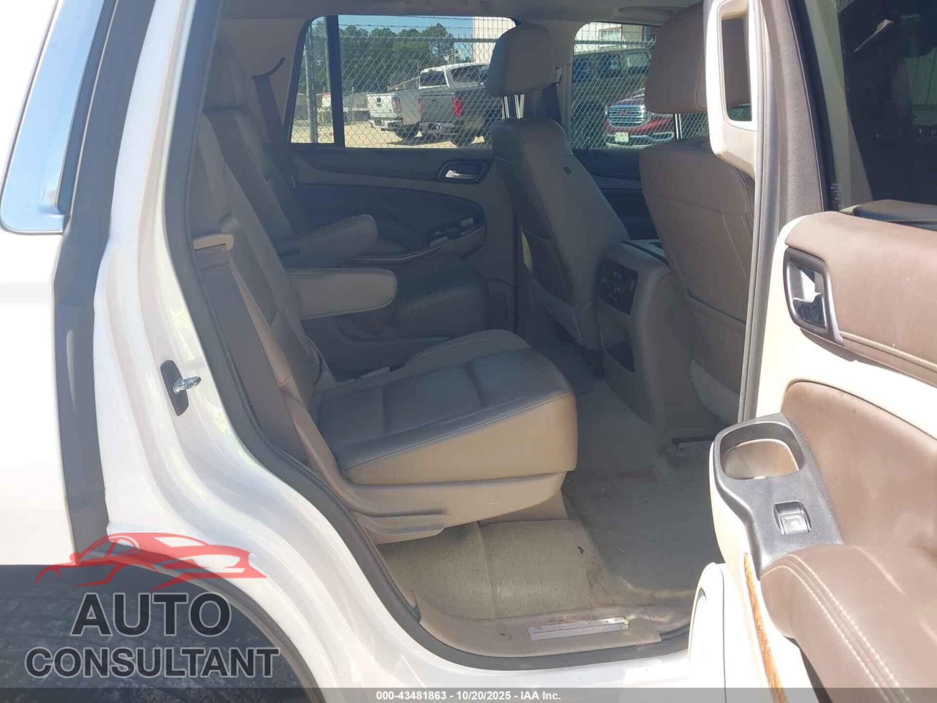 CHEVROLET TAHOE 2017 - 1GNSCCKC2HR120485