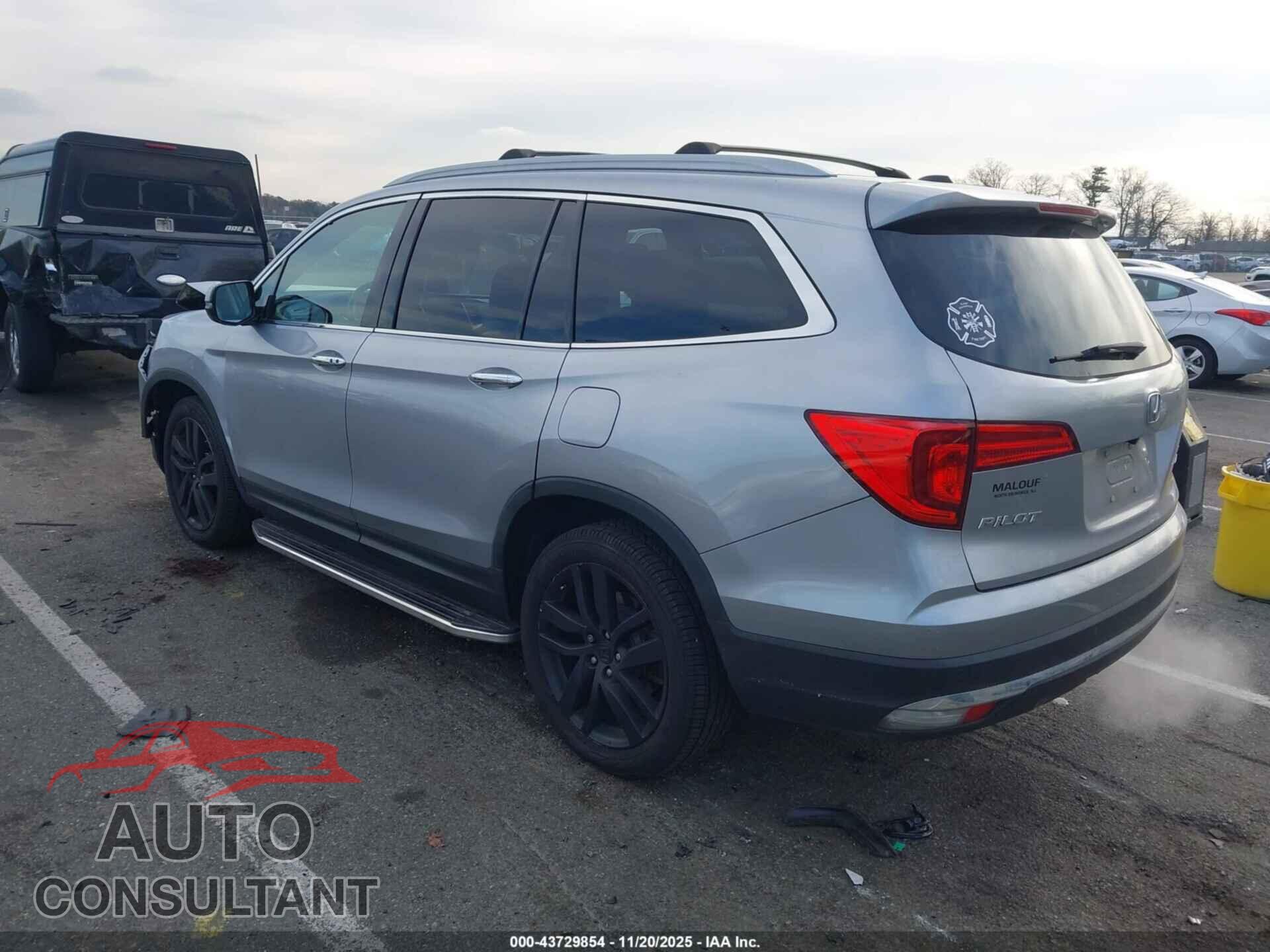 HONDA PILOT 2016 - 5FNYF6H98GB077900