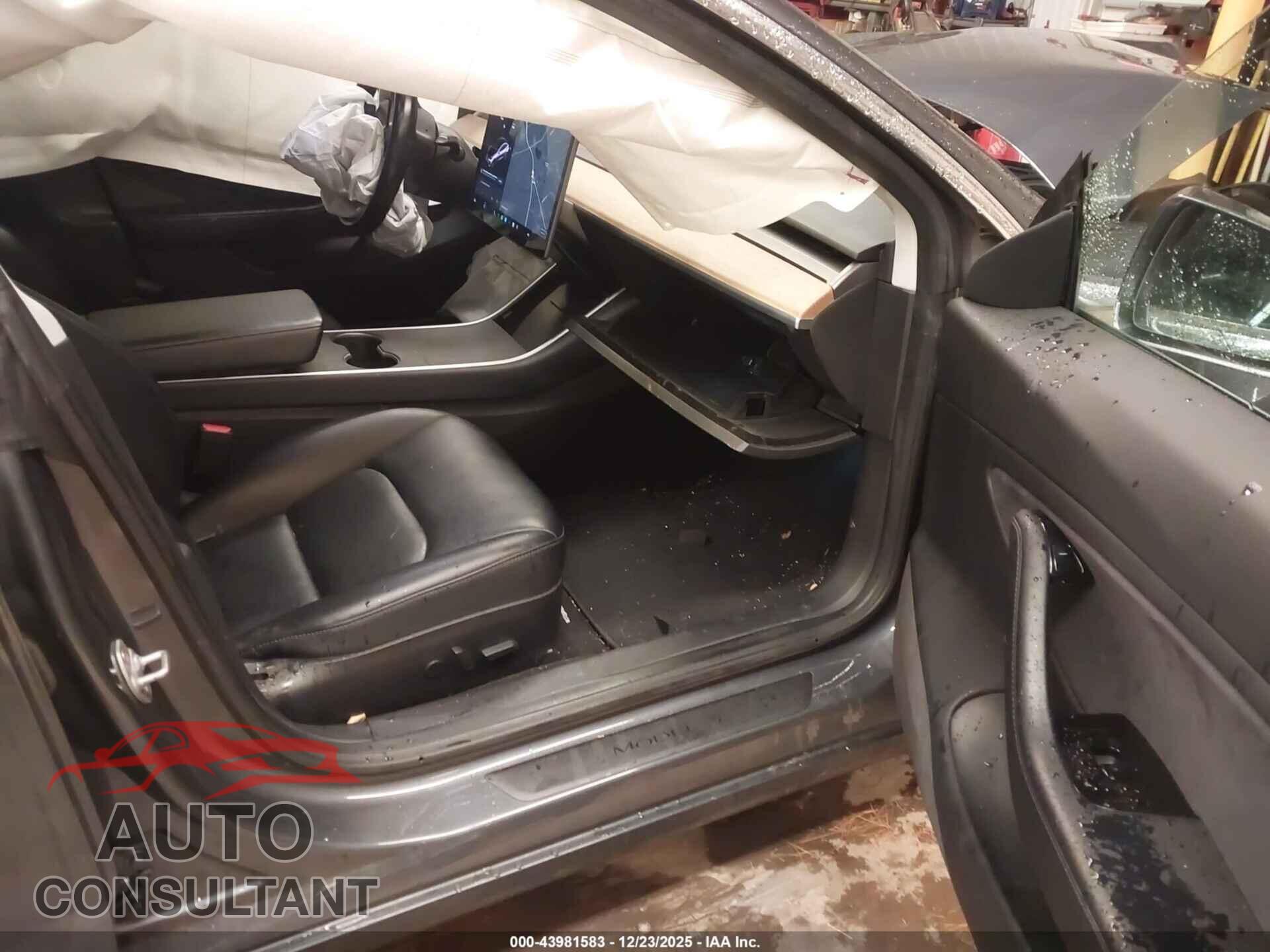 TESLA MODEL 3 2018 - 5YJ3E1EA9JF019087