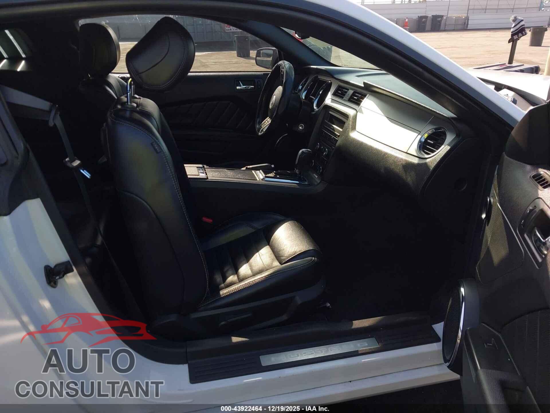 FORD MUSTANG 2014 - 1ZVBP8AM4E5278377