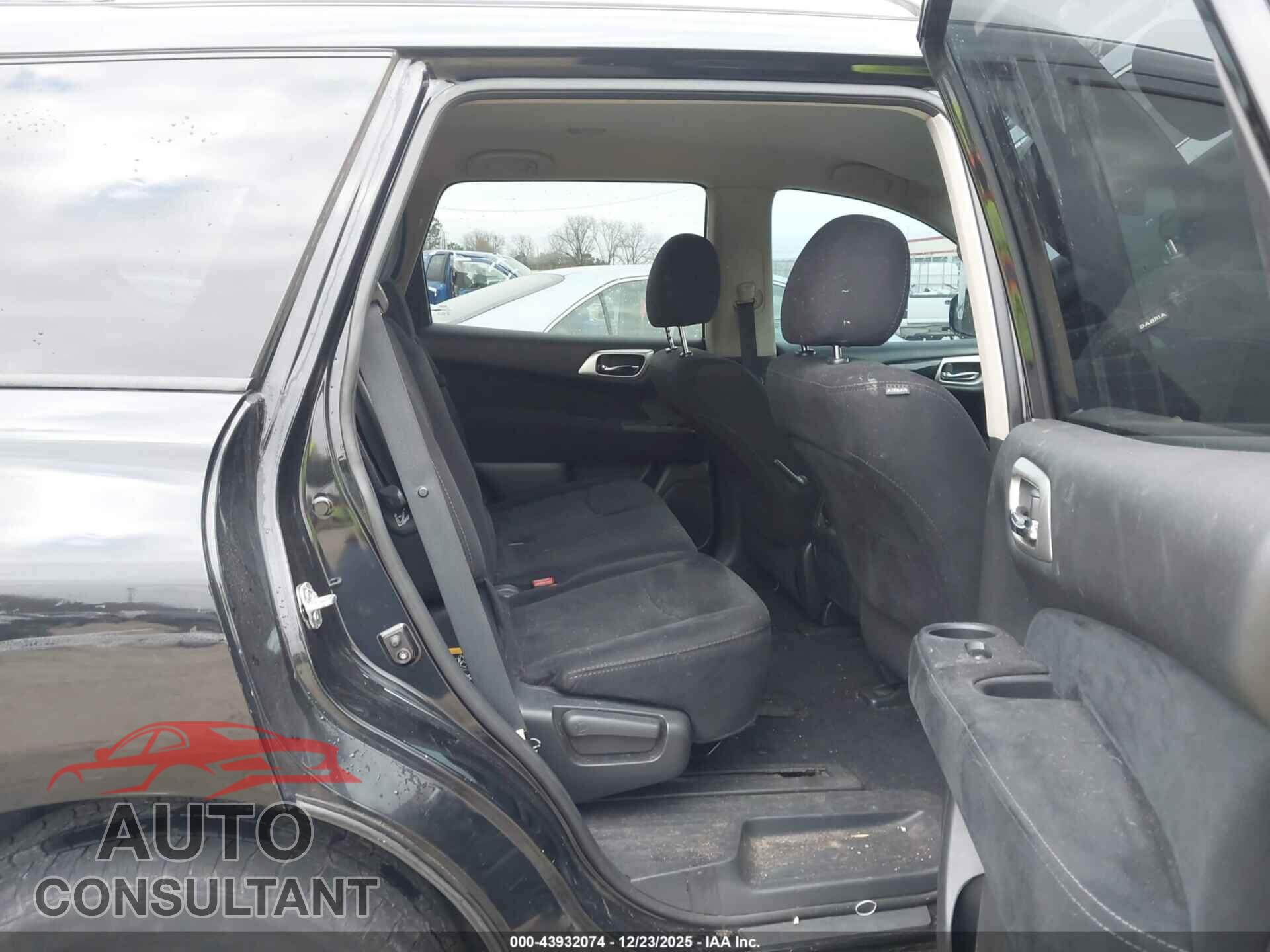 NISSAN PATHFINDER 2016 - 5N1AR2MN9GC617543