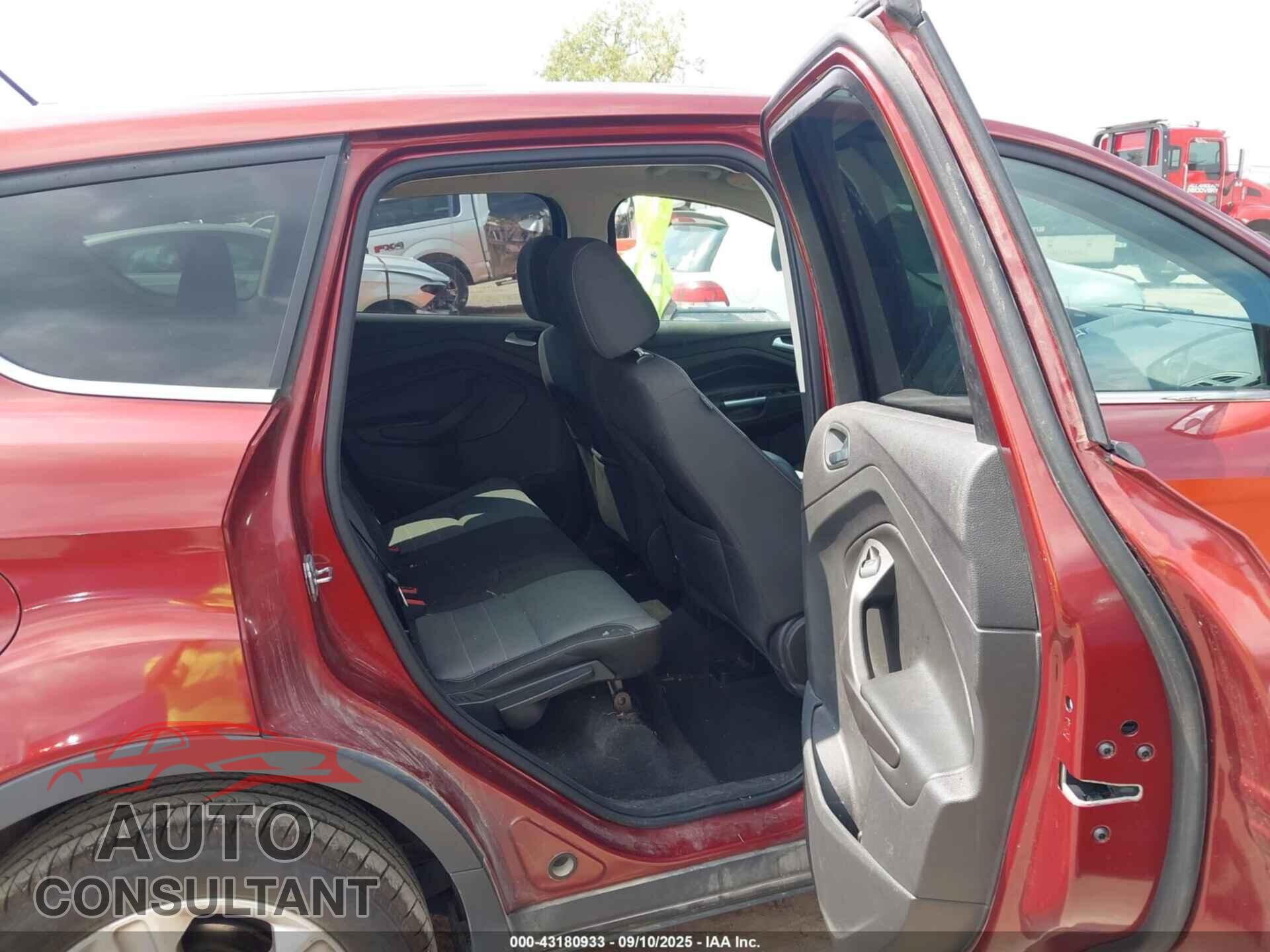 FORD ESCAPE 2016 - 1FMCU0GX4GUC19675