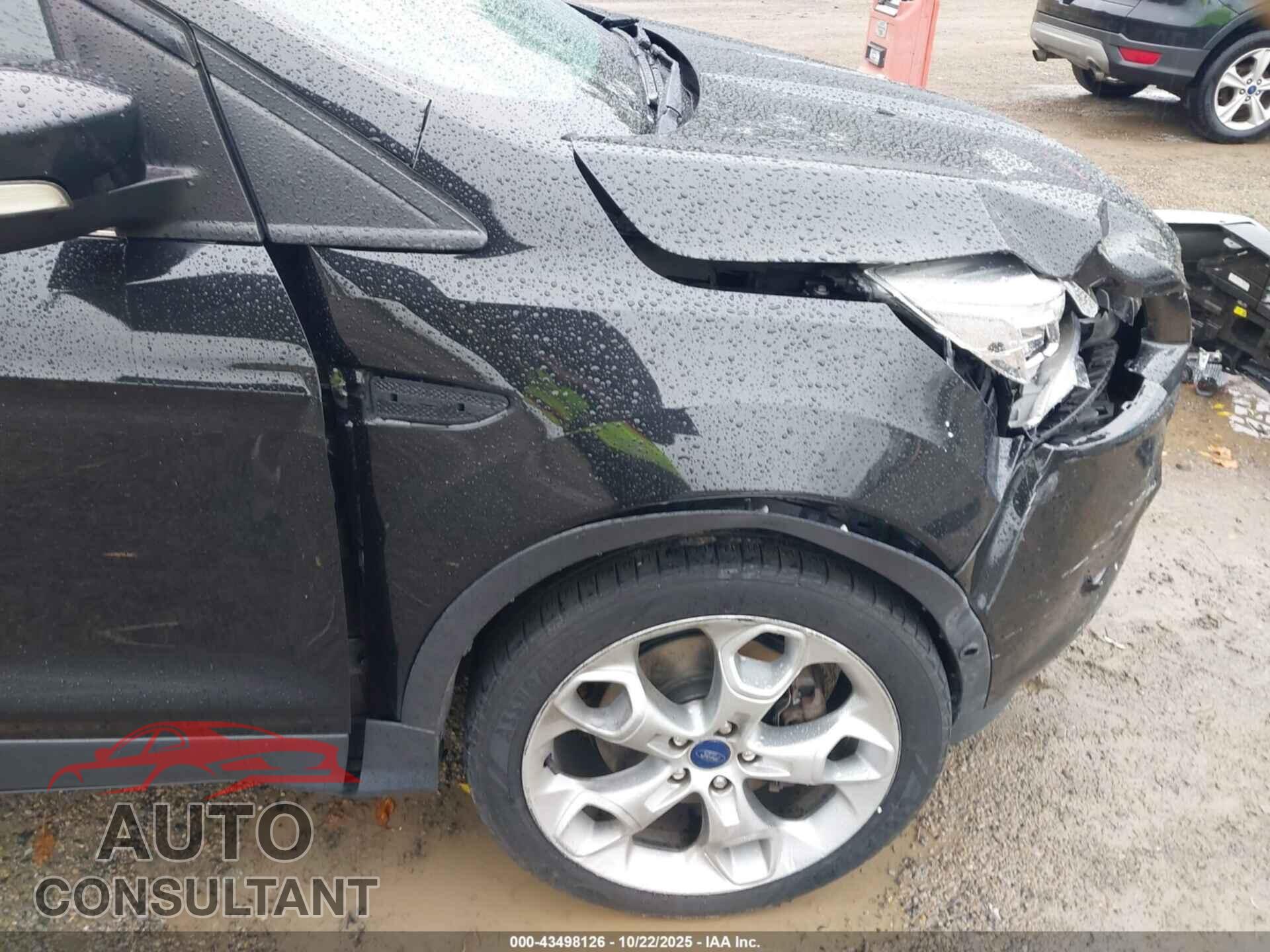 FORD ESCAPE 2015 - 1FMCU9J90FUA39185