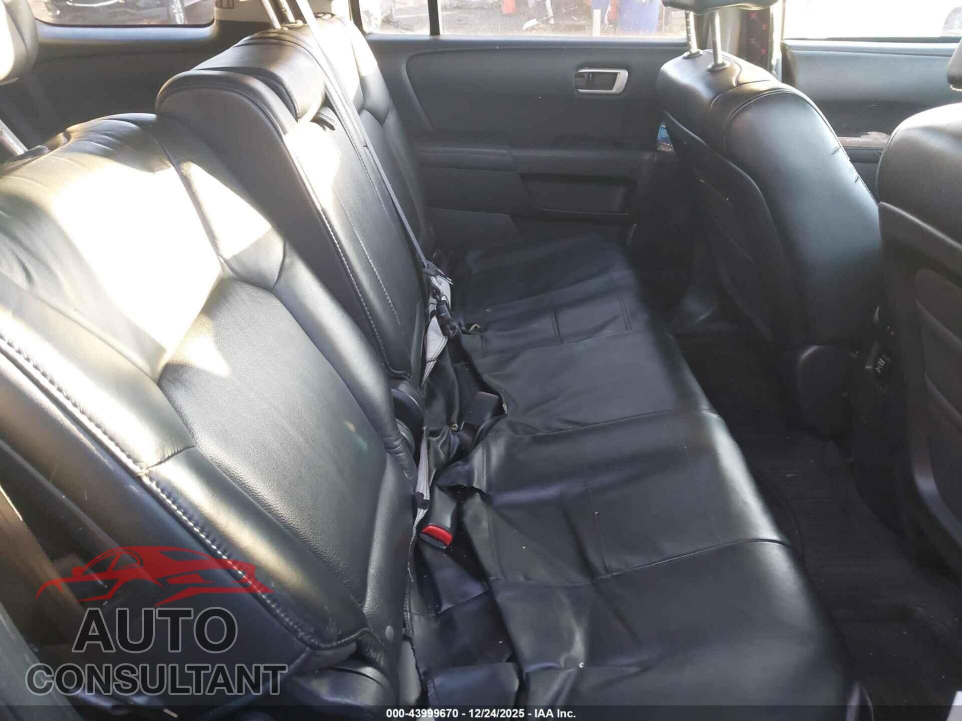 HONDA PILOT 2011 - 5FNYF4H71BB047133