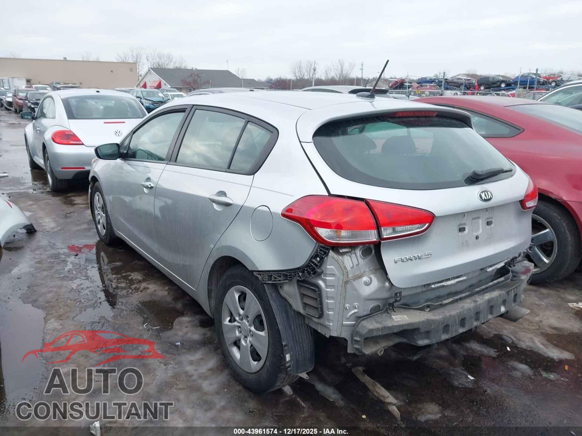 KIA FORTE 2018 - KNAFK5A85J5773697