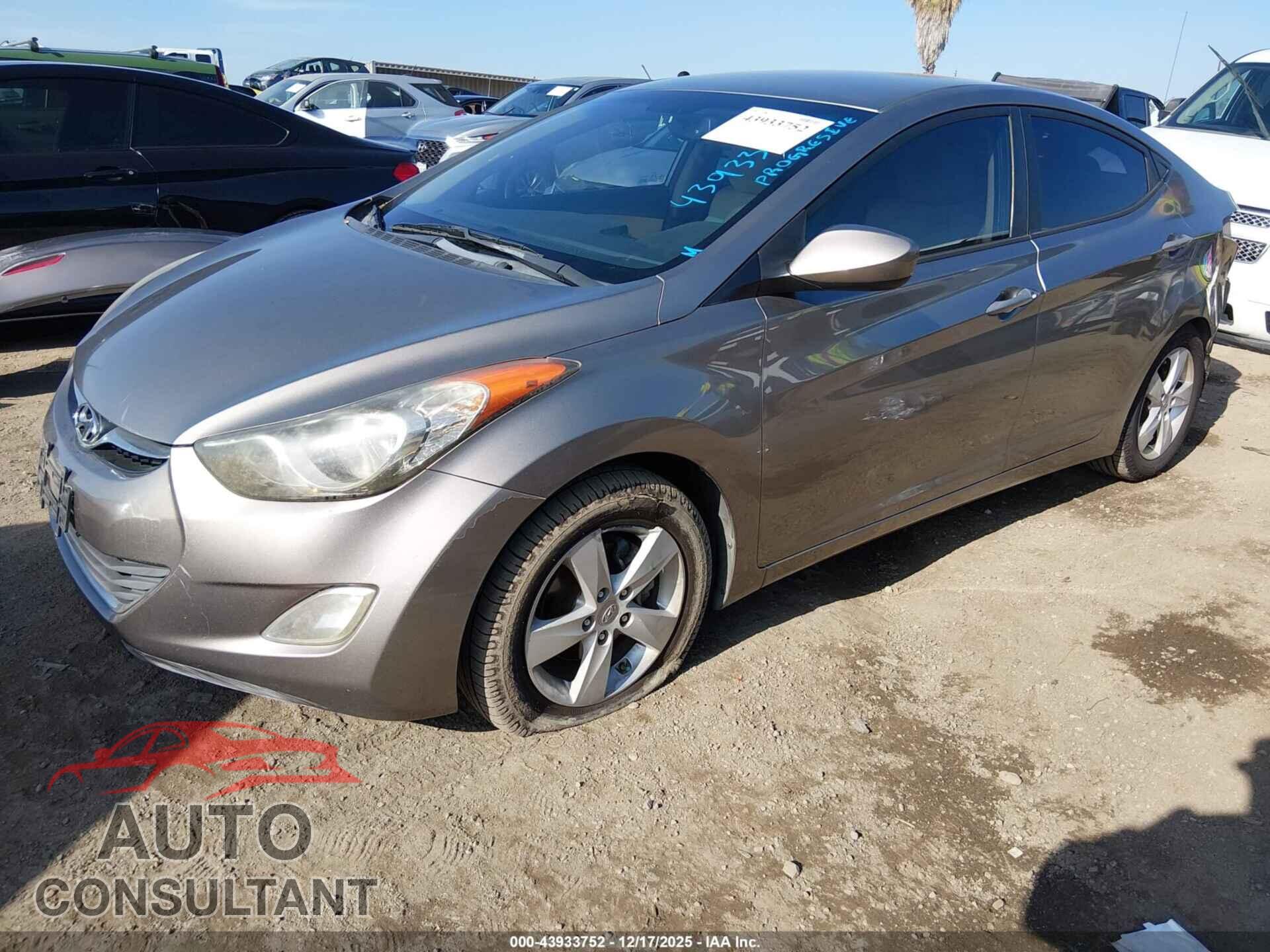 HYUNDAI ELANTRA 2012 - 5NPDH4AE0CH102675