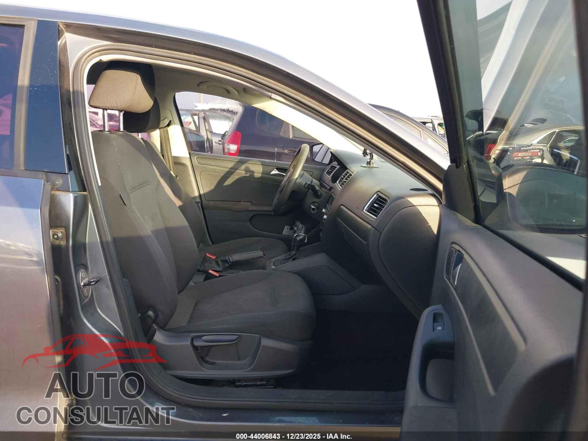 VOLKSWAGEN JETTA 2012 - 3VW2K7AJ4CM324327