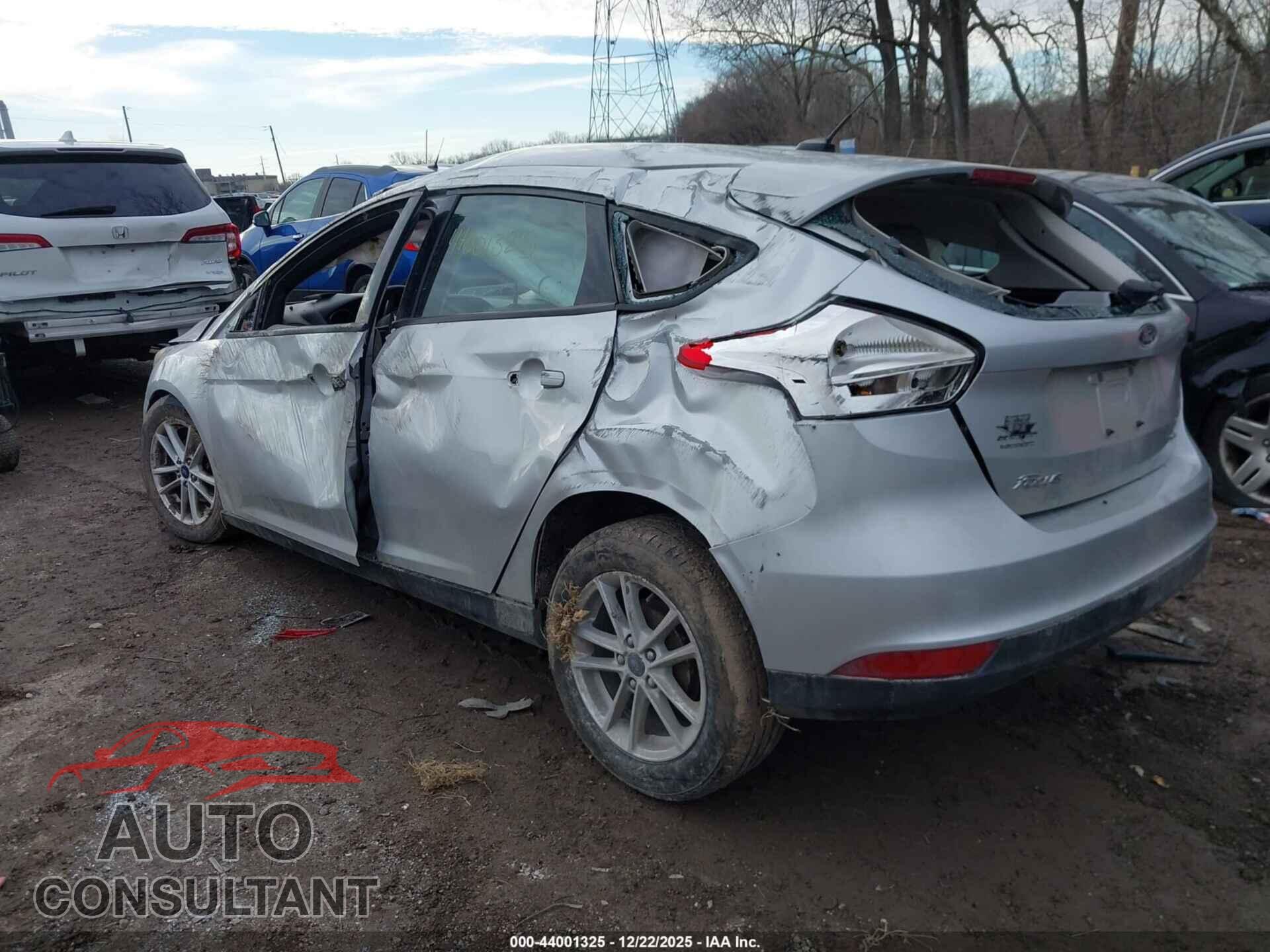 FORD FOCUS 2017 - 1FADP3K22HL264365