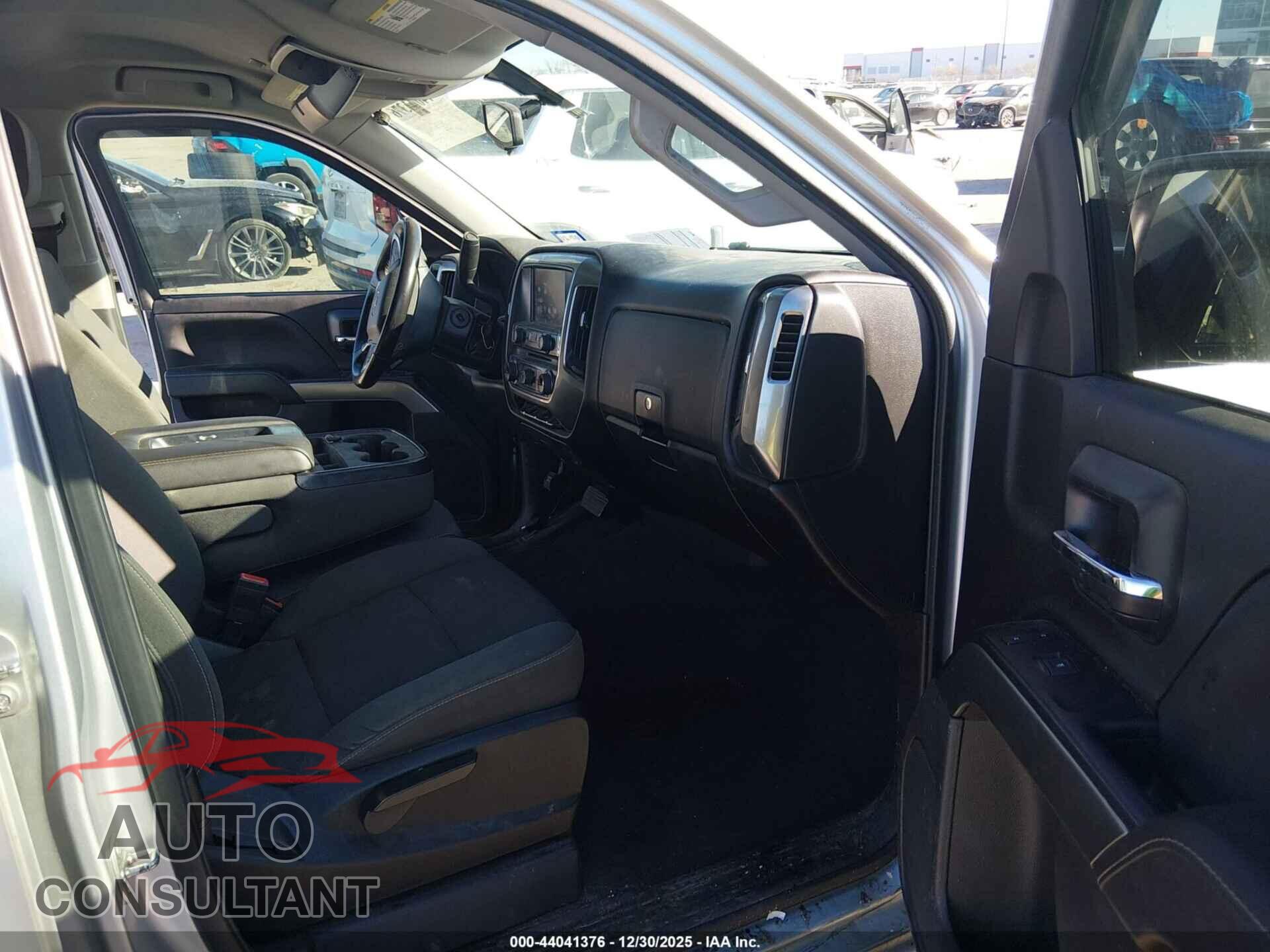 CHEVROLET SILVERADO 1500 2018 - 3GCPCREC8JG573254