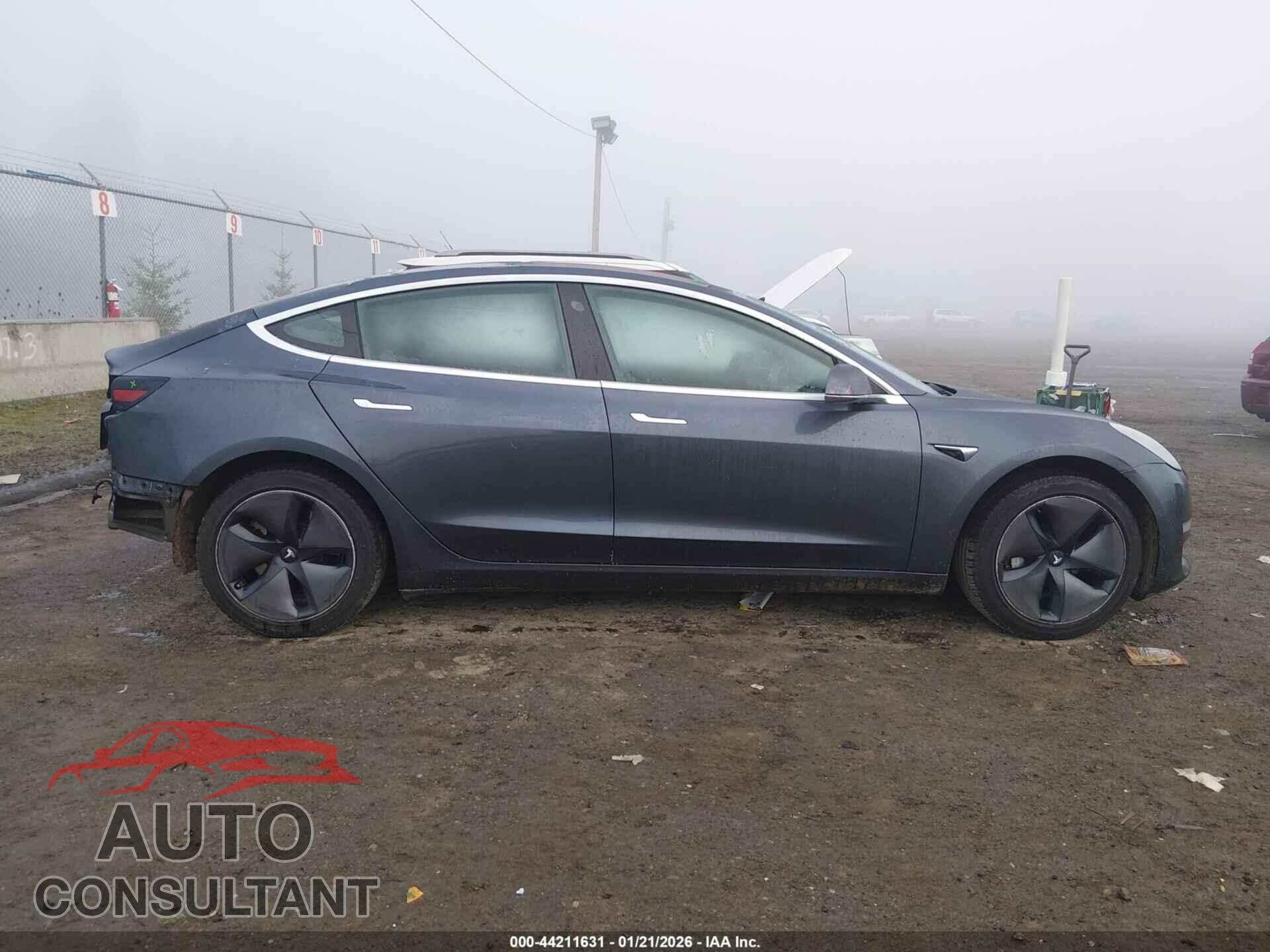 TESLA MODEL 3 2018 - 5YJ3E1EA6JF051804