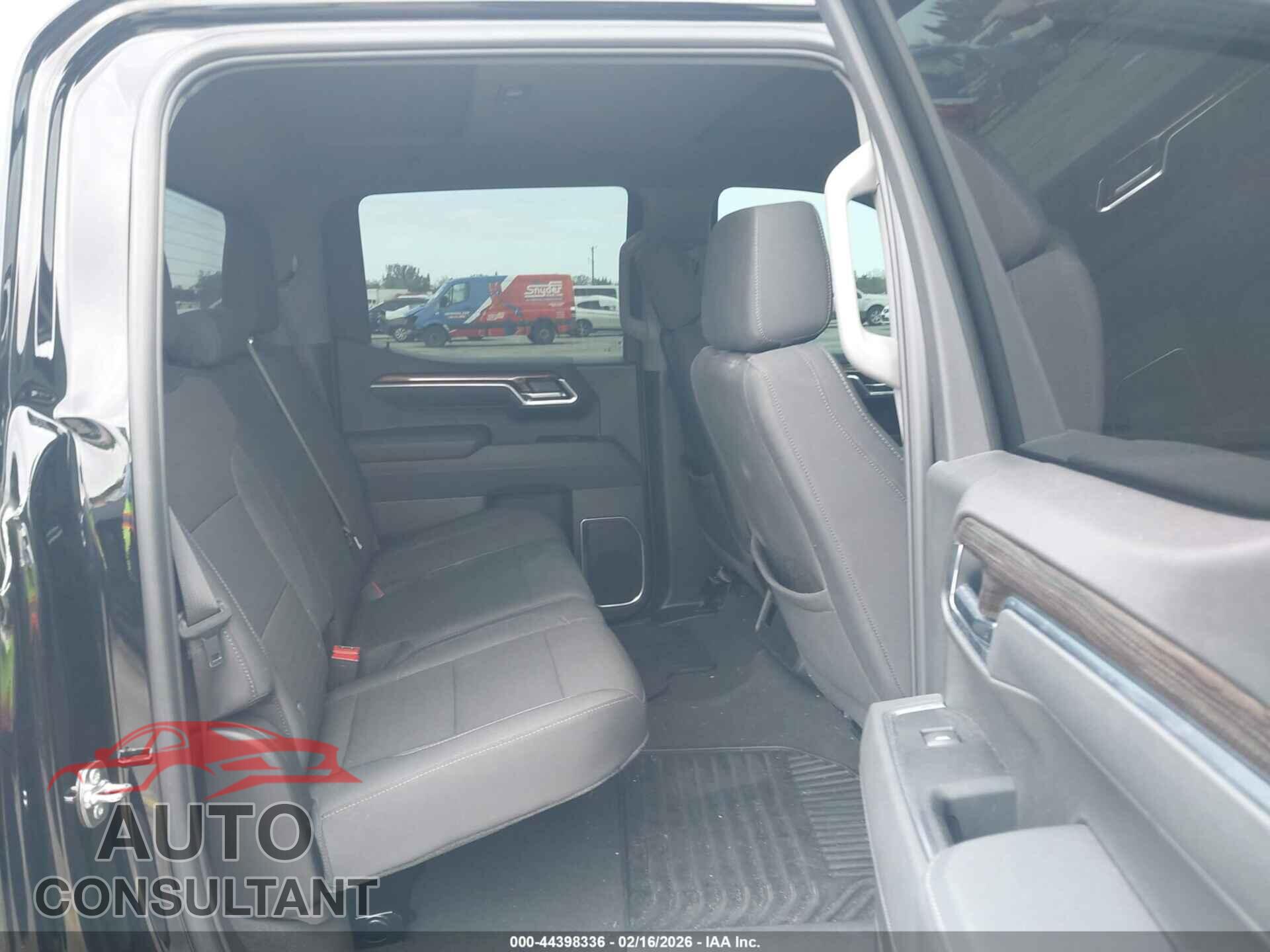 CHEVROLET SILVERADO 1500 2025 - 1GCPACEK6SZ247724