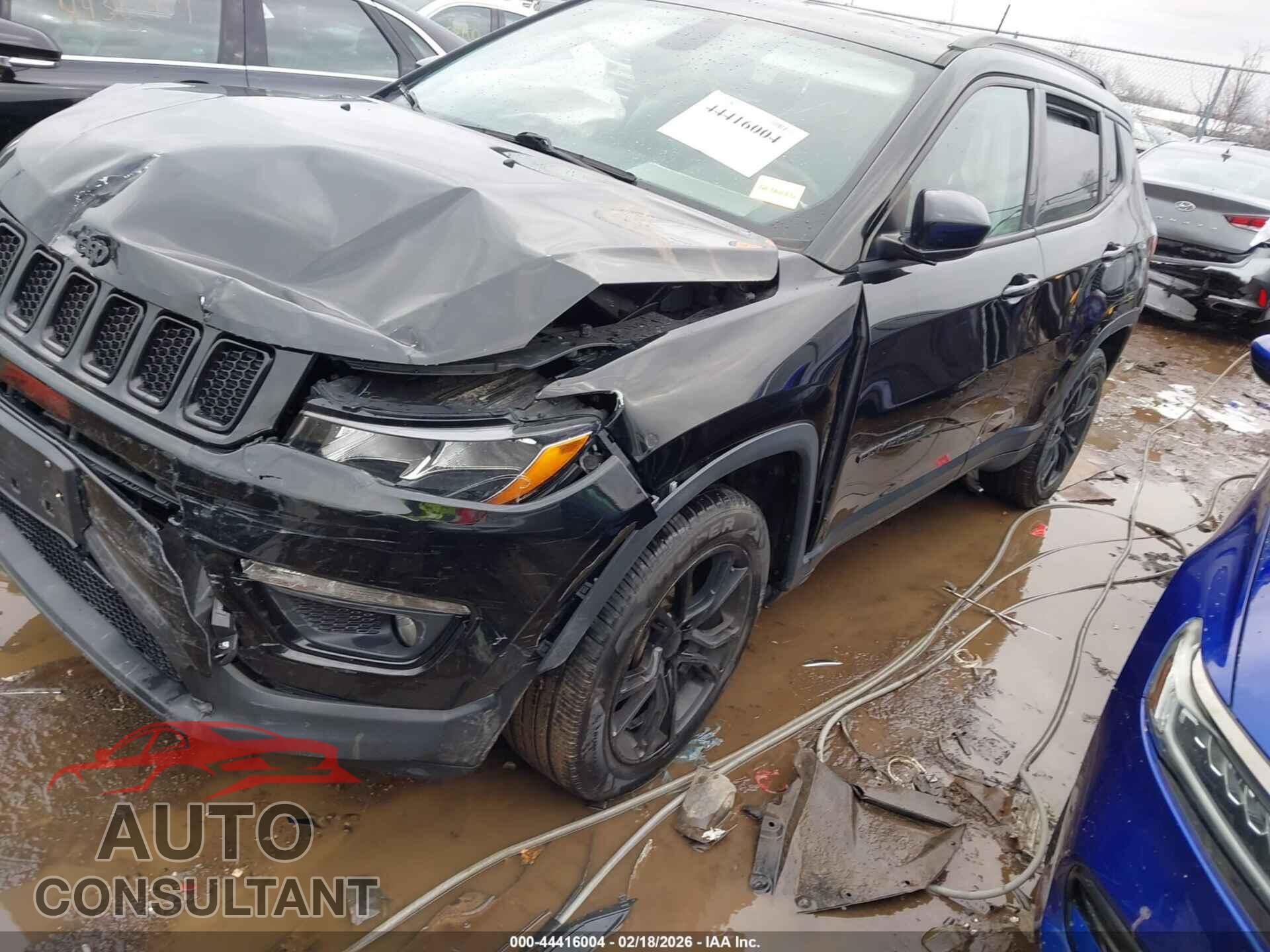 JEEP COMPASS 2018 - 3C4NJDBB0JT299020