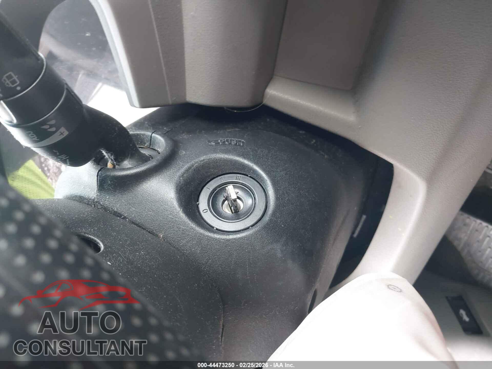 HONDA PILOT 2011 - 5FNYF4H4XBB045127