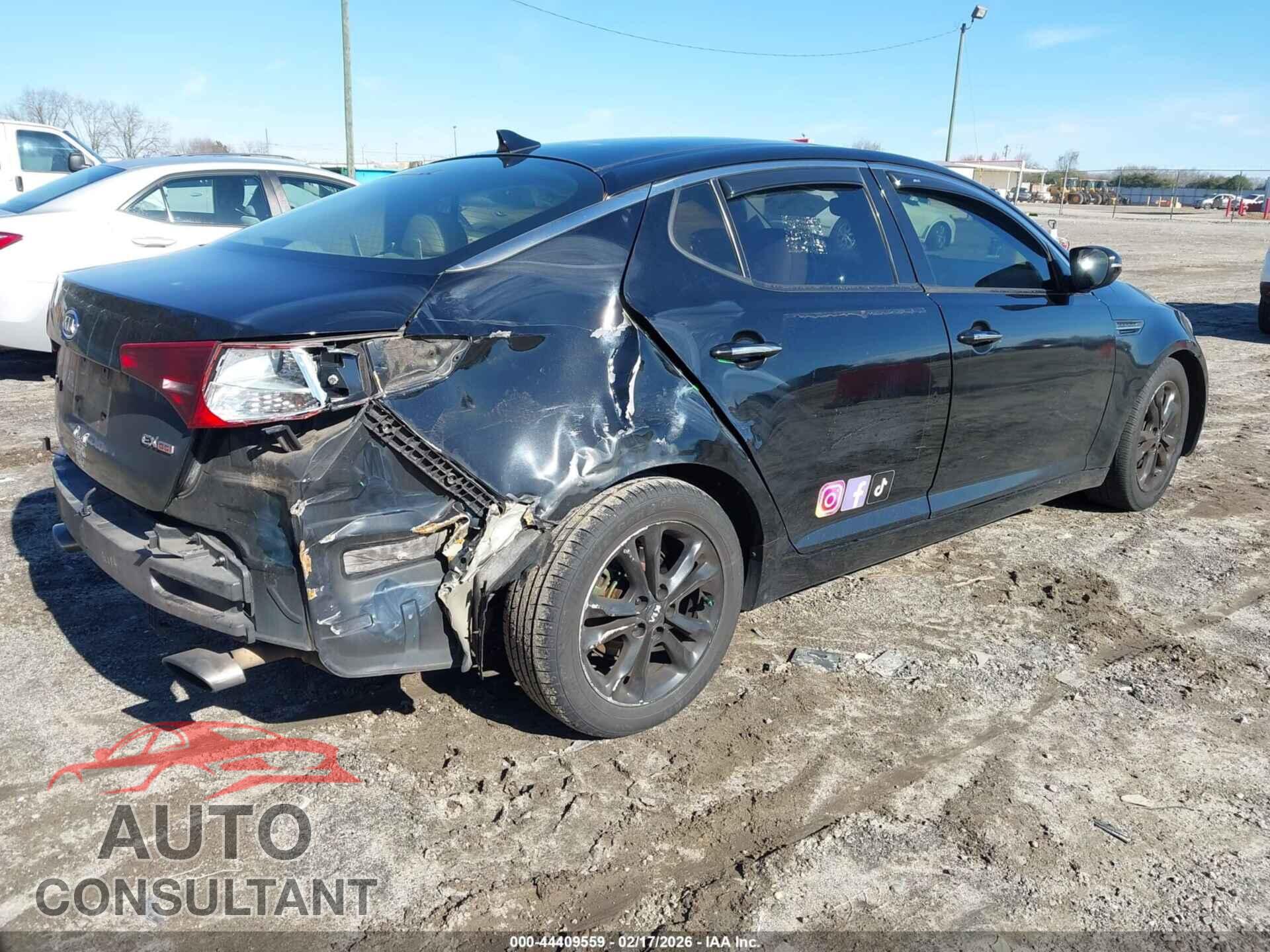 KIA OPTIMA 2011 - KNAGN4A79B5084857