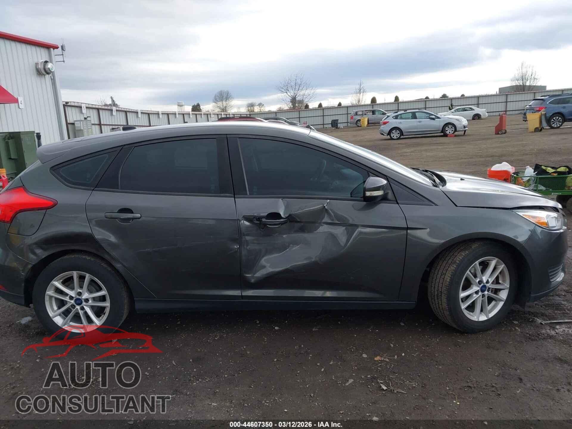 FORD FOCUS 2015 - 1FADP3K21FL342129