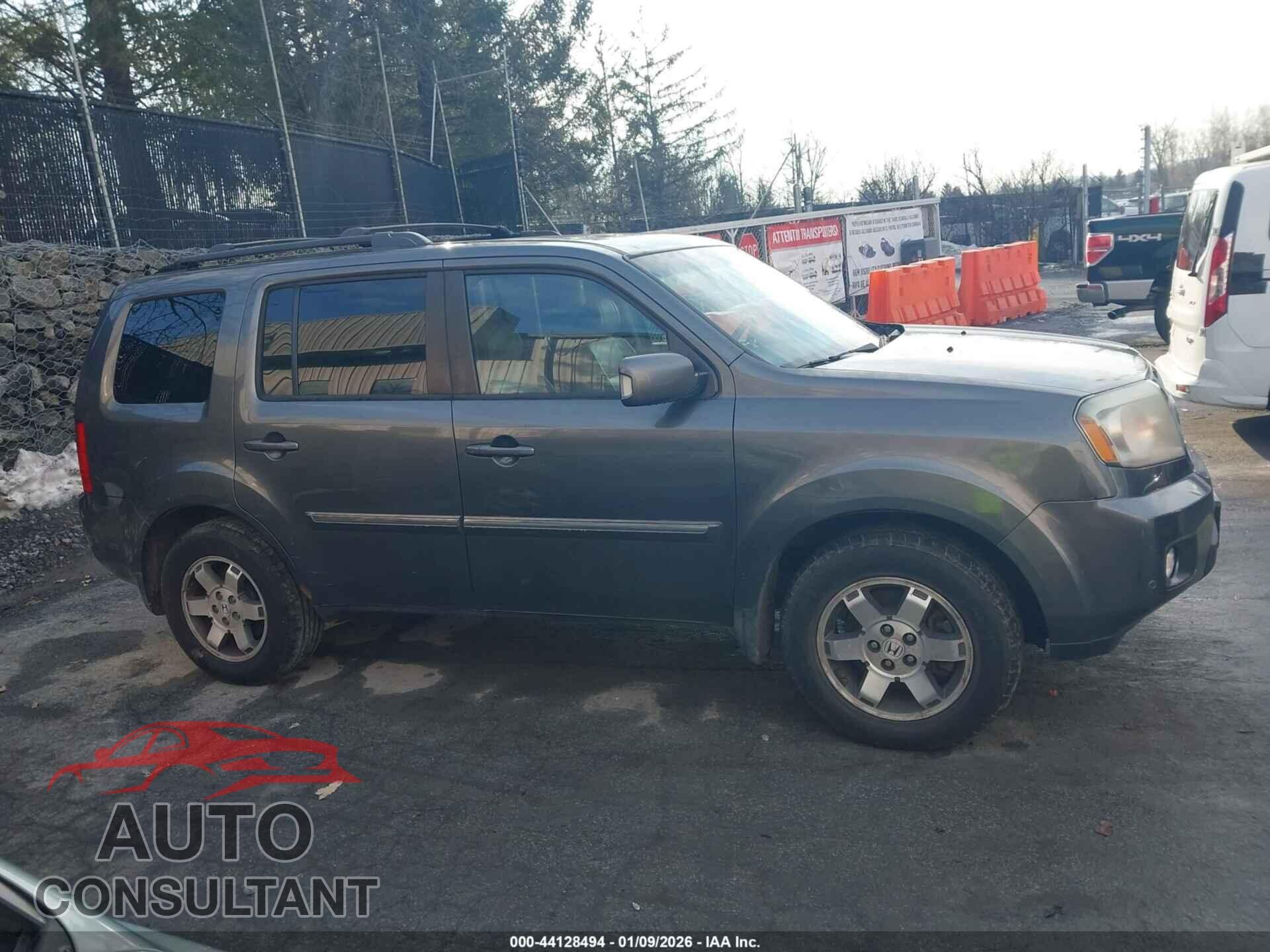 HONDA PILOT 2011 - 5FNYF4H90BB019745