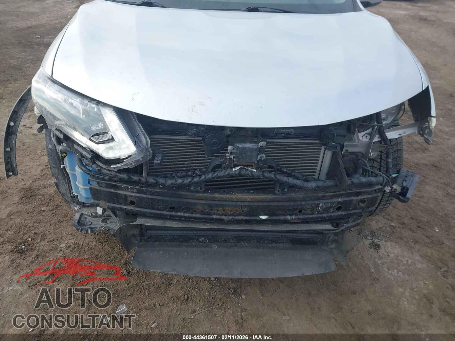 NISSAN ROGUE 2018 - KNMAT2MV3JP618774