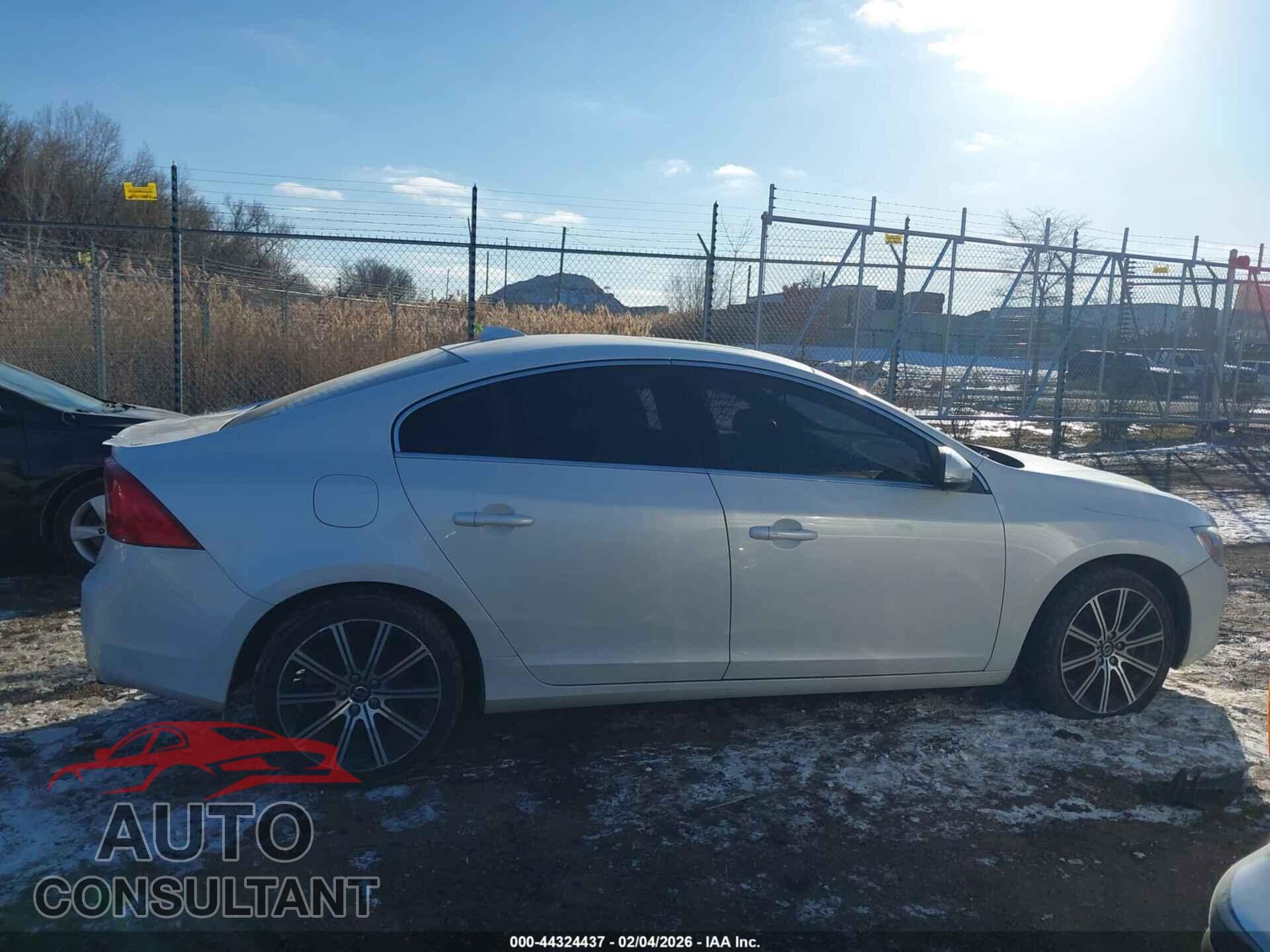 VOLVO S60 2015 - YV149MFK8F1353395