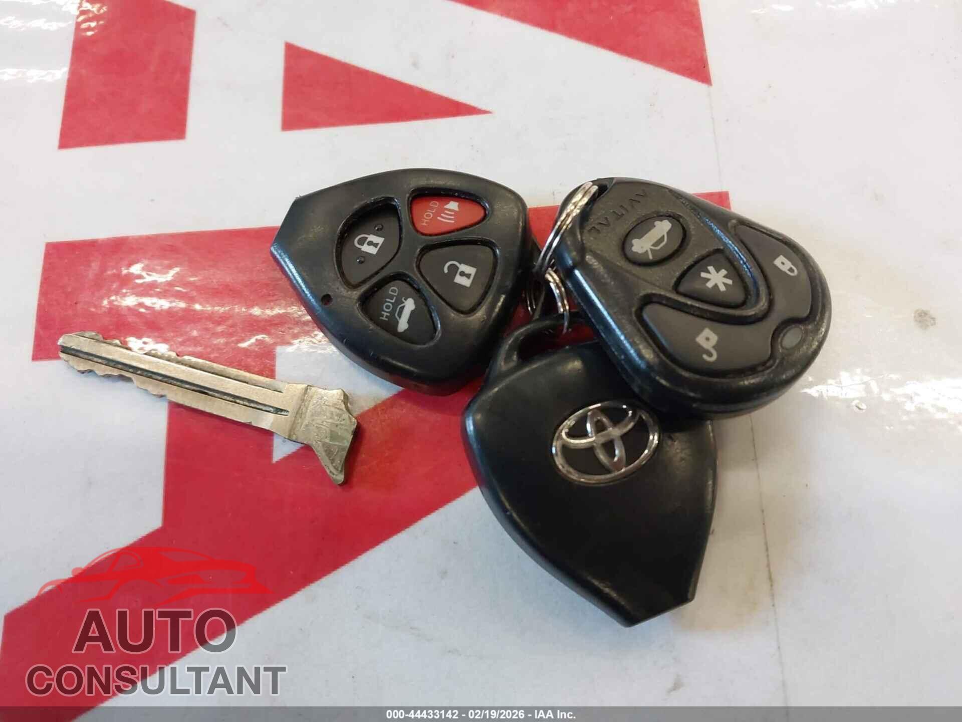 TOYOTA COROLLA 2010 - 2T1BU4EE2AC480302