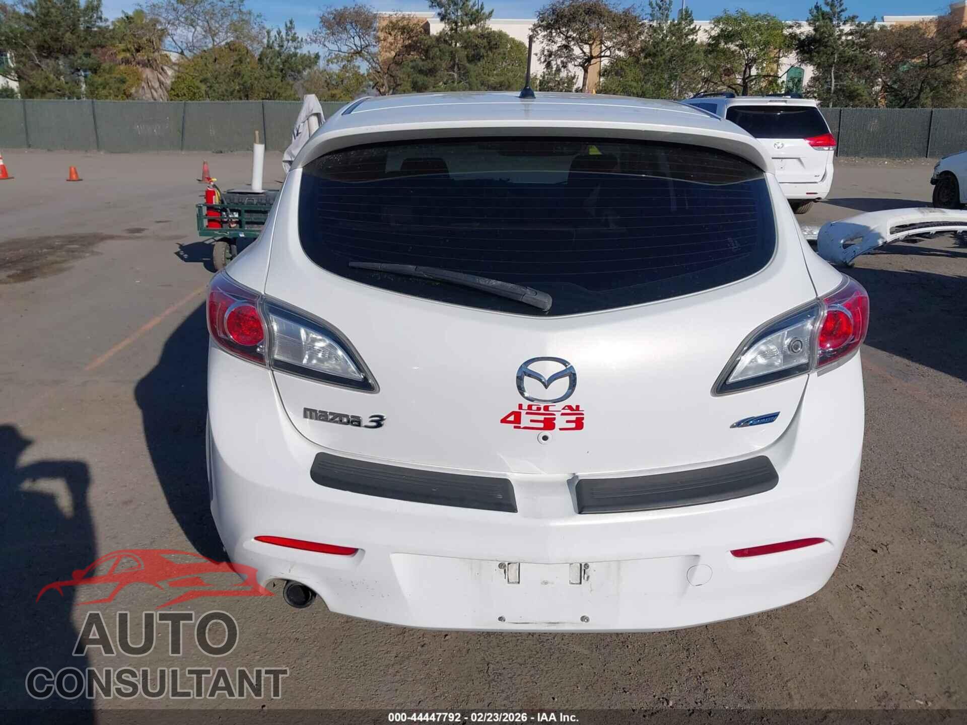 MAZDA MAZDA3 2013 - JM1BL1L76D1746242