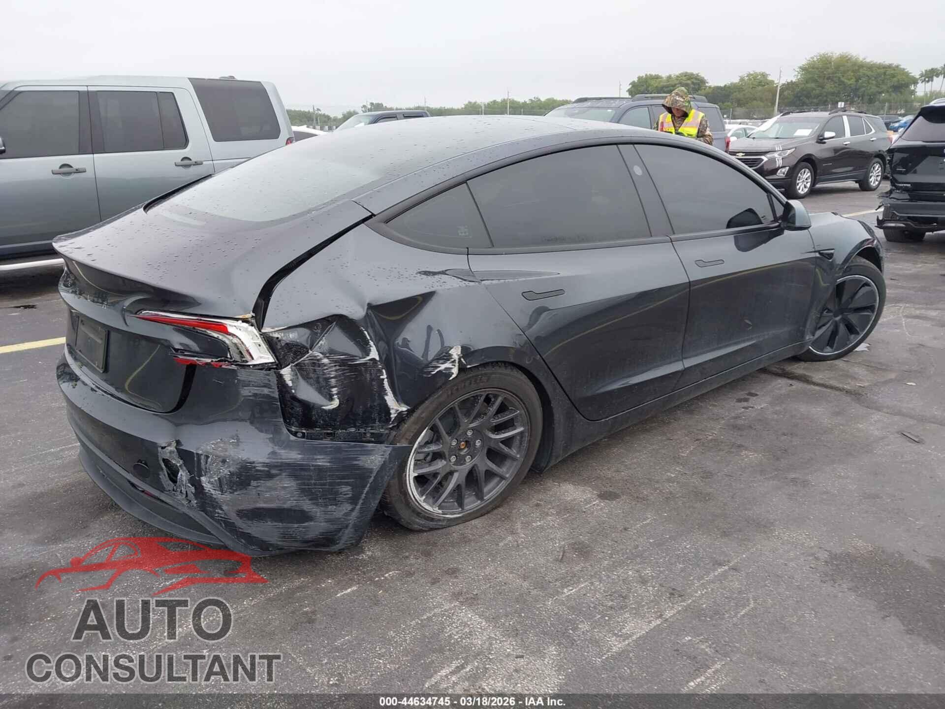 TESLA MODEL 3 2025 - 5YJ3E1EA3SF892982