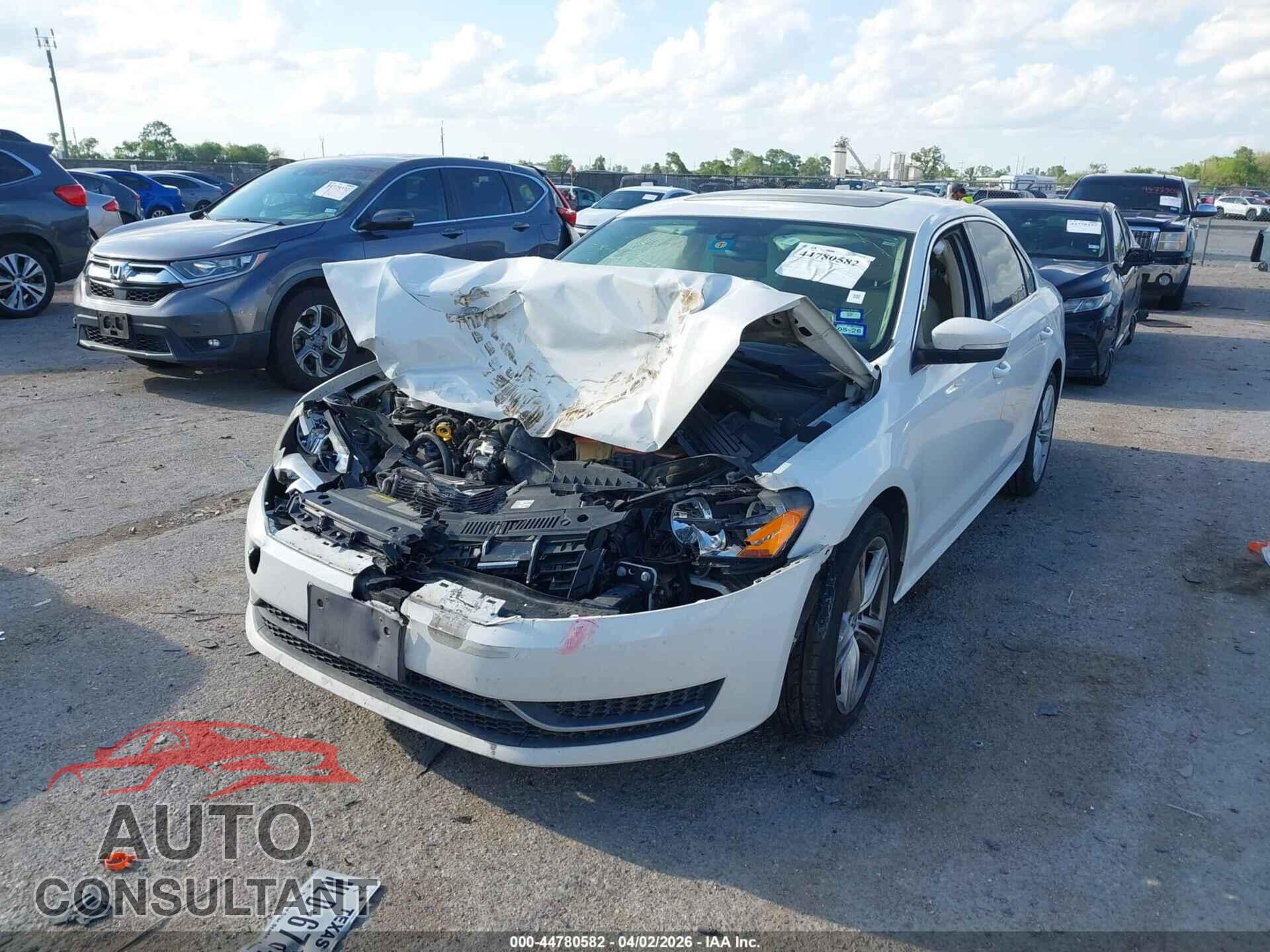 VOLKSWAGEN PASSAT 2014 - 1VWBN7A32EC026579