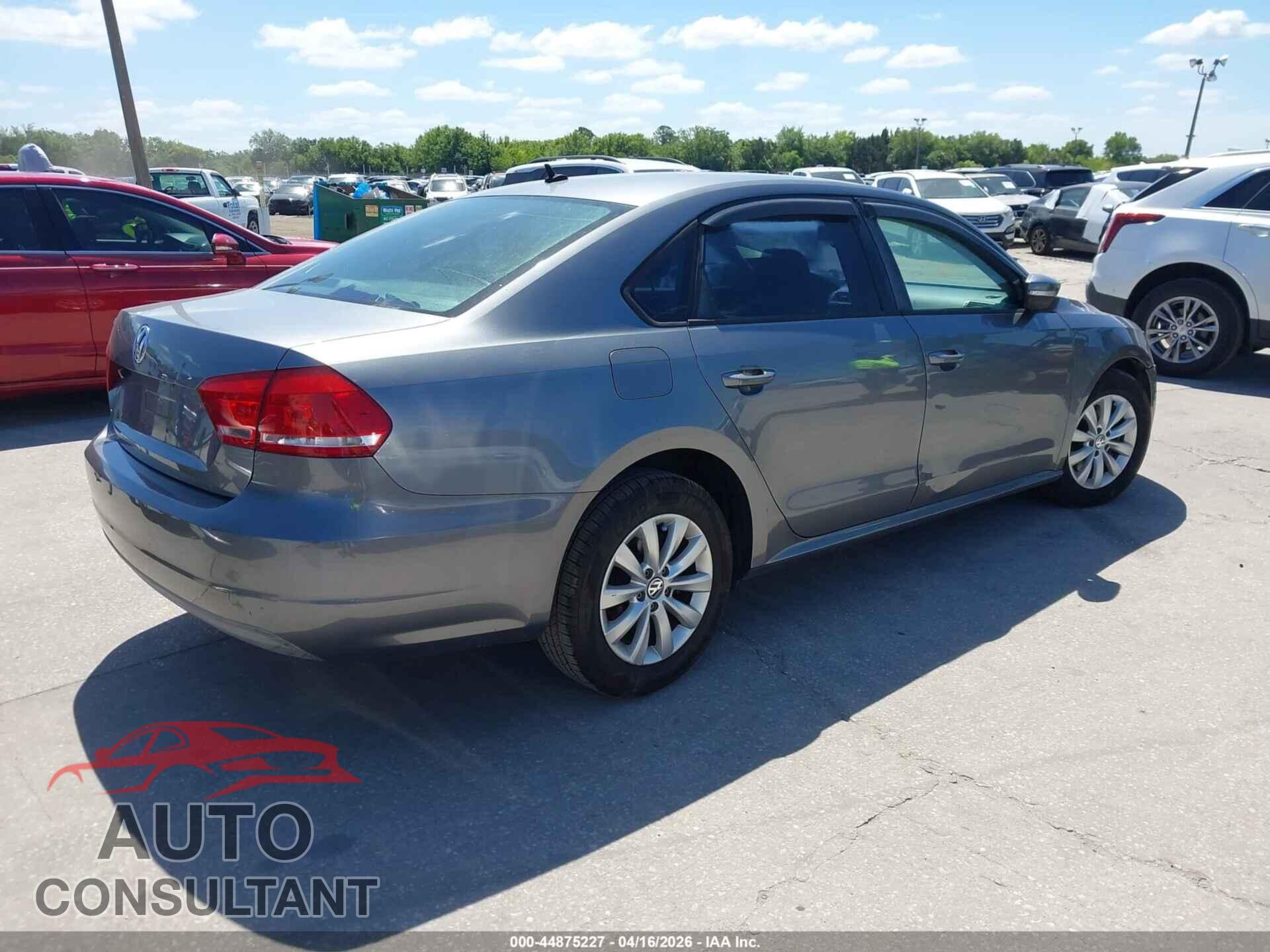 VOLKSWAGEN PASSAT 2012 - 1VWAH7A38CC080128