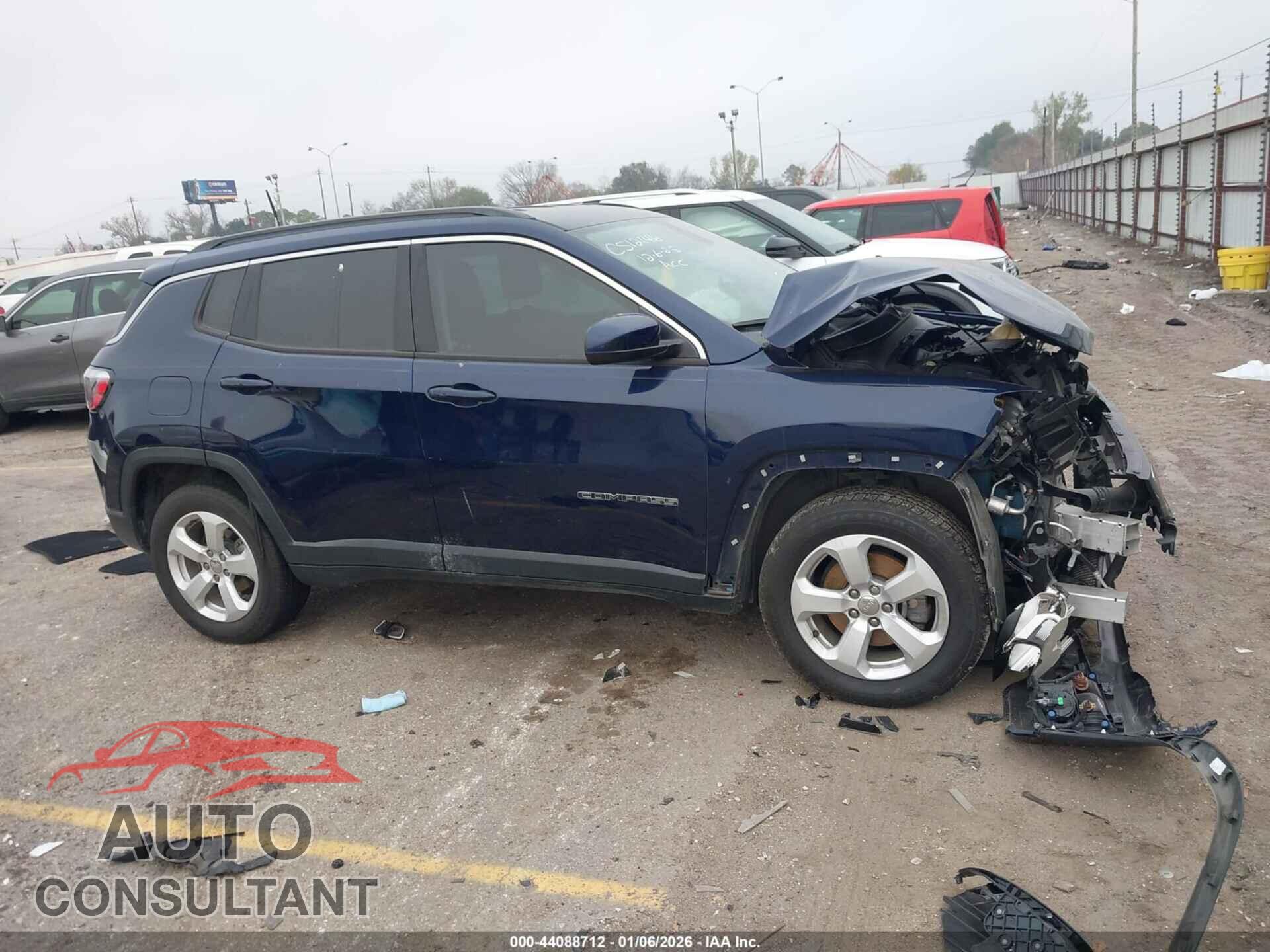 JEEP COMPASS 2018 - 3C4NJCBB2JT241047