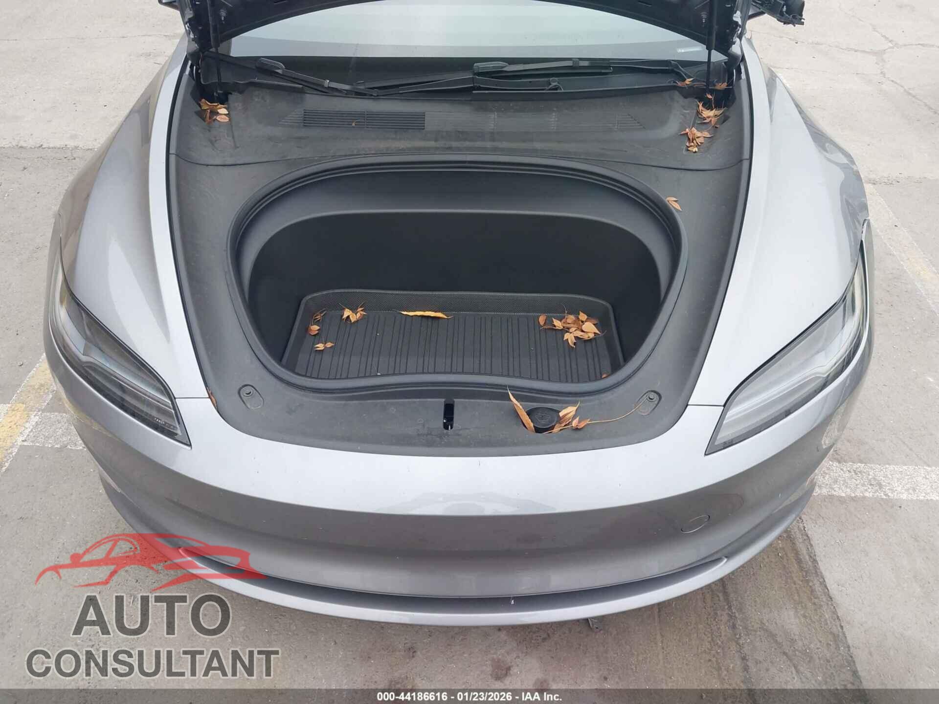 TESLA MODEL 3 2024 - 5YJ3E1EA3RF858681