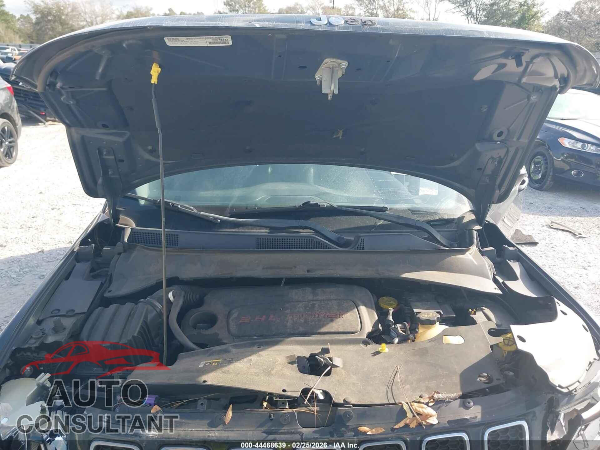 JEEP COMPASS 2018 - 3C4NJCCB2JT351305