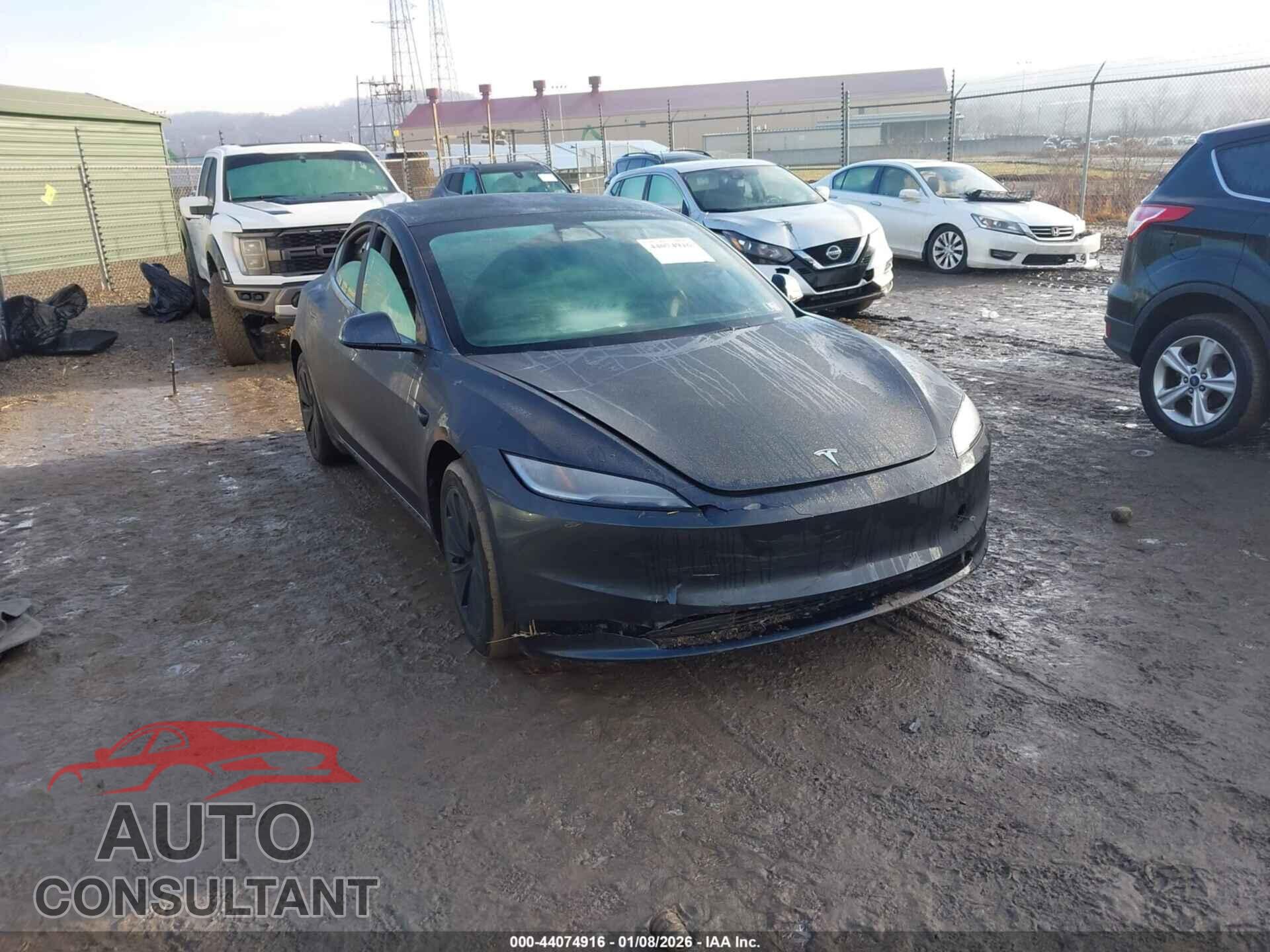TESLA MODEL 3 2024 - 5YJ3E1EA8RF771584