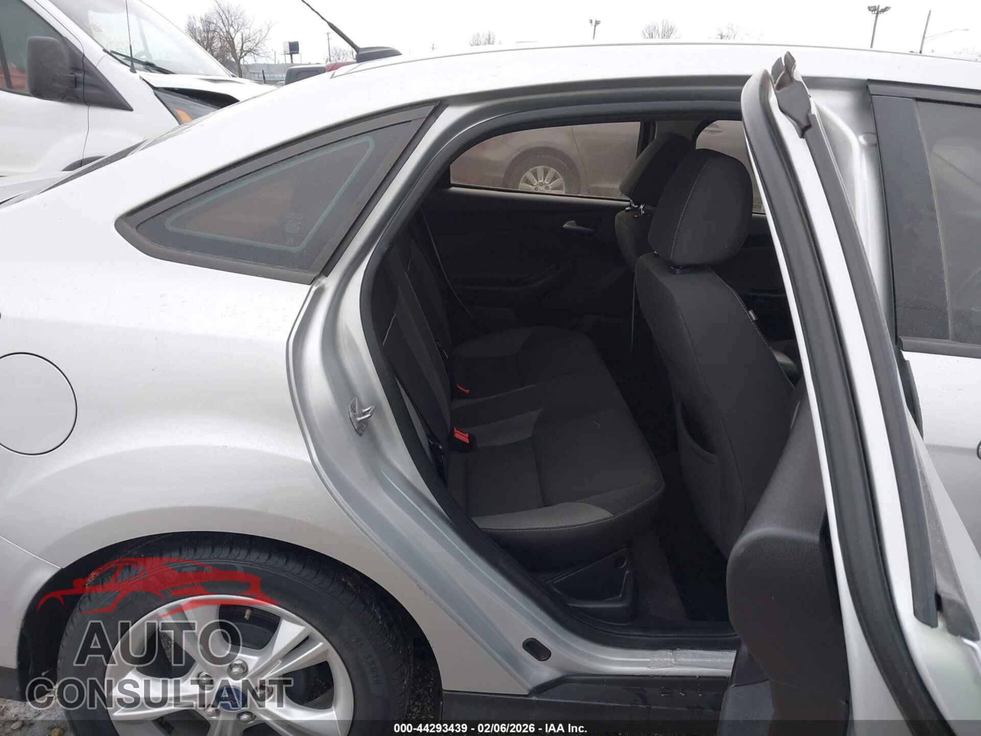 FORD FOCUS 2014 - 1FADP3F28EL142423
