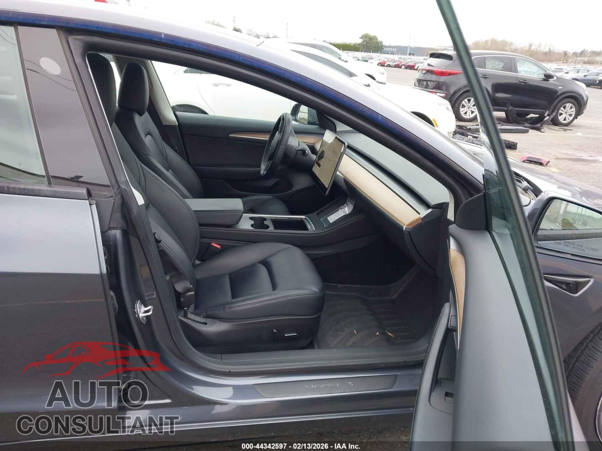 TESLA MODEL 3 2023 - 5YJ3E1EA0PF669130
