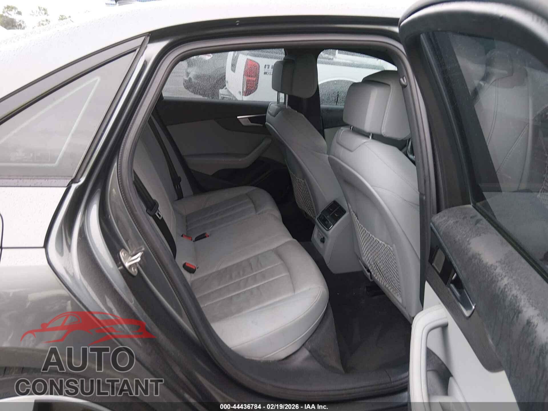 AUDI A4 2021 - WAUEAAF49MN002144