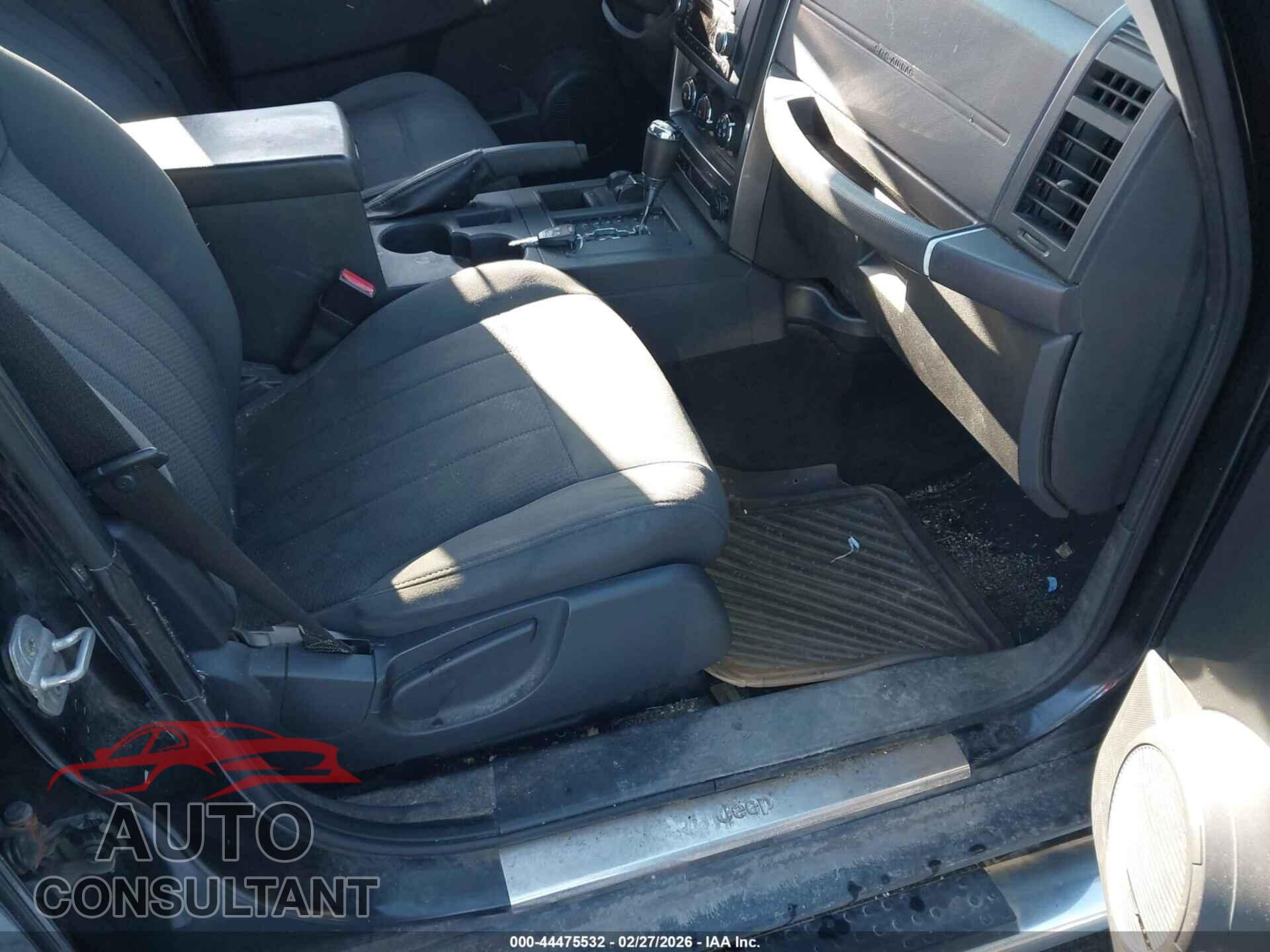 JEEP LIBERTY 2011 - 1J4PN2GK6BW555001