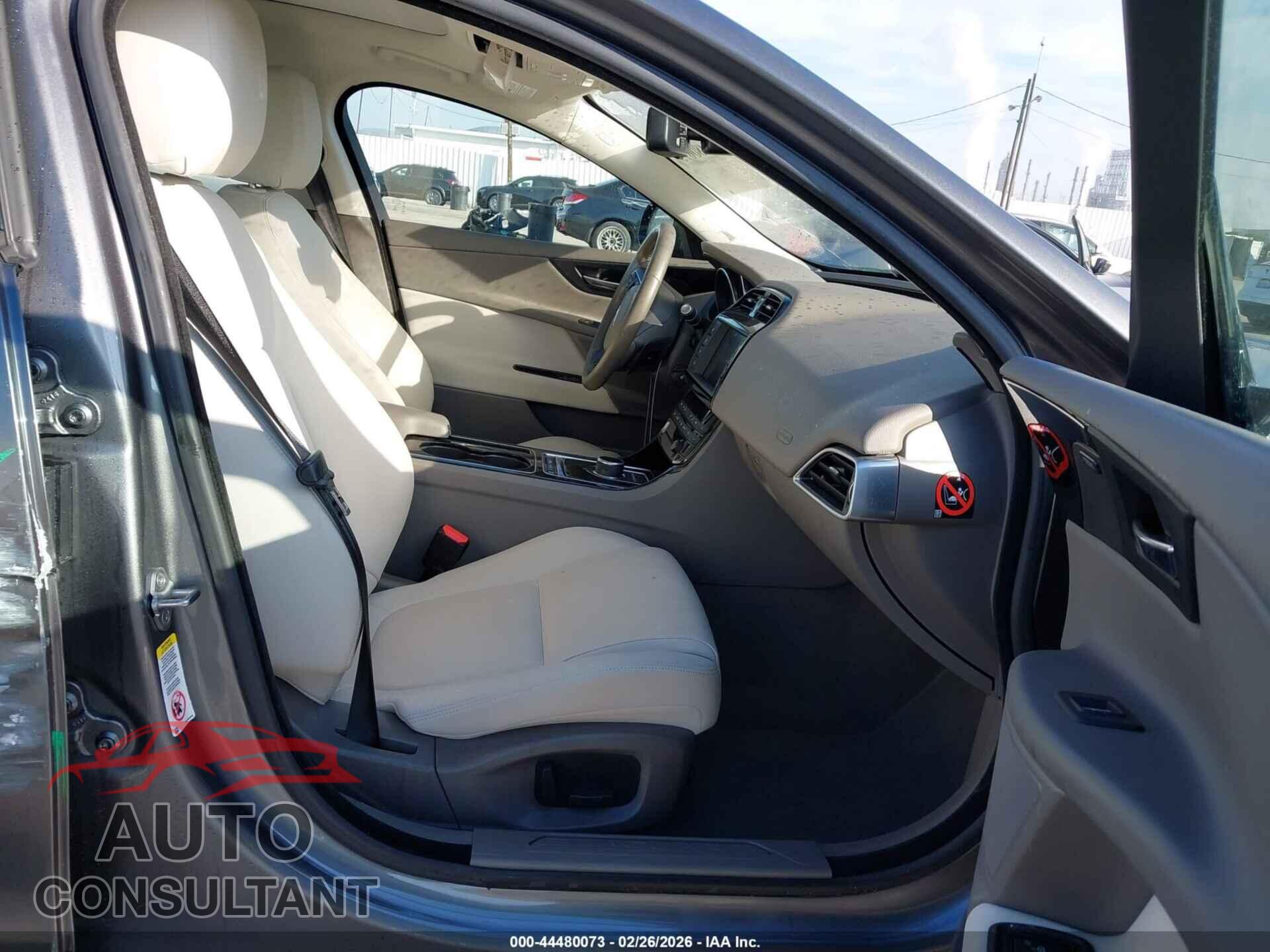 JAGUAR XE 2017 - SAJAD4BG9HA949256