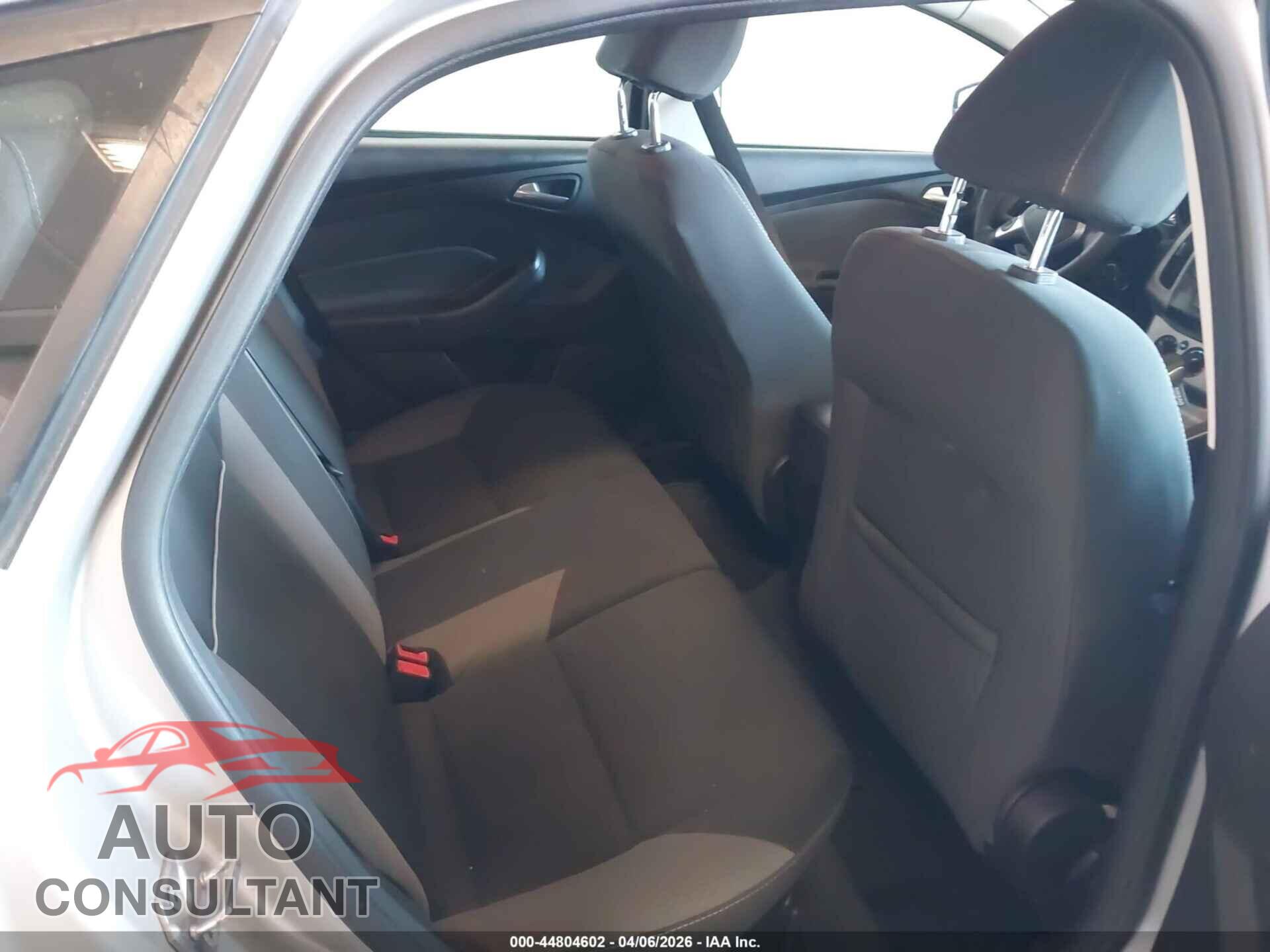 FORD FOCUS 2014 - 1FADP3K2XEL420728