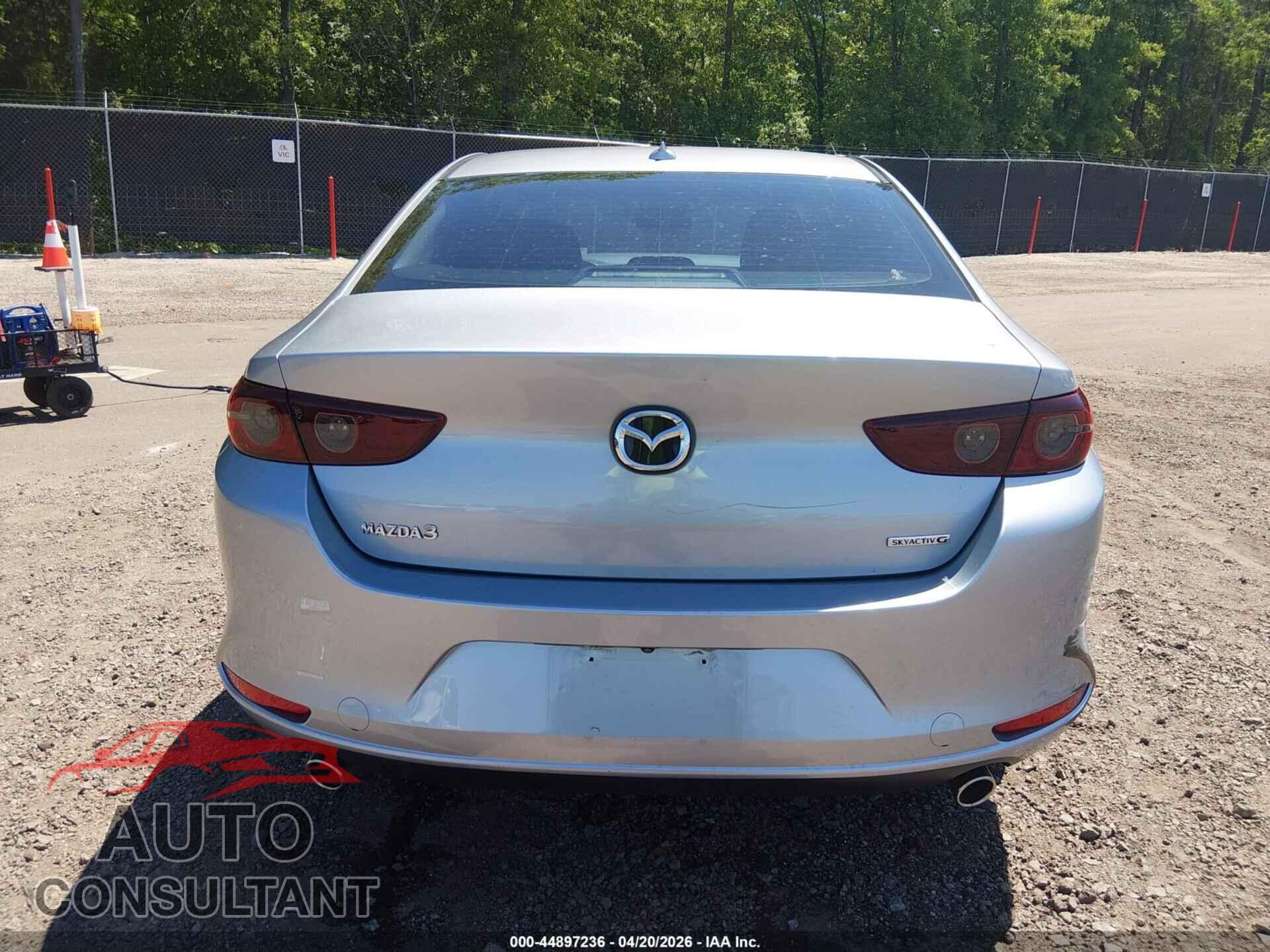 MAZDA MAZDA3 2020 - JM1BPADL2L1171085