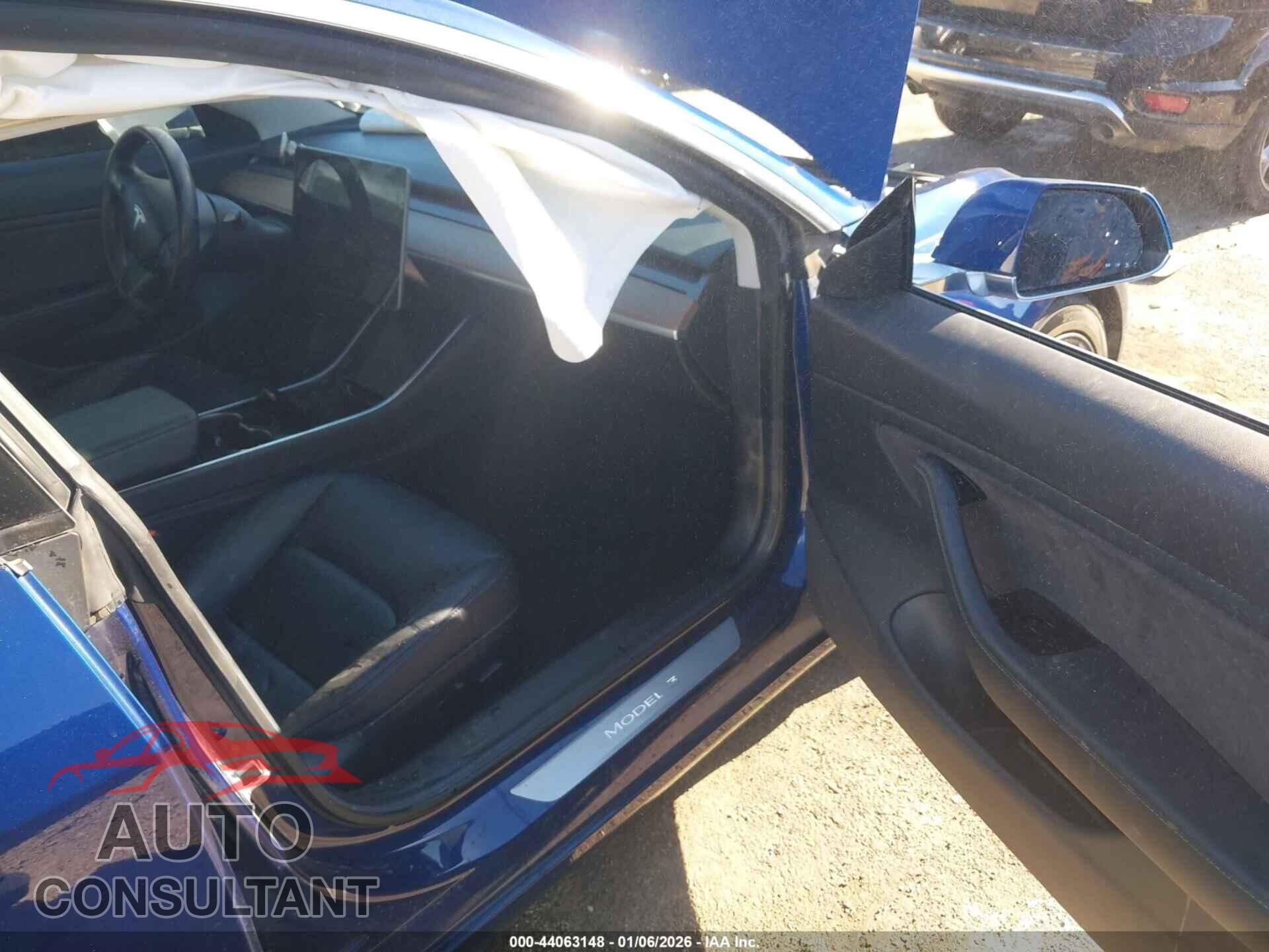 TESLA MODEL 3 2019 - 5YJ3E1EB0KF144814